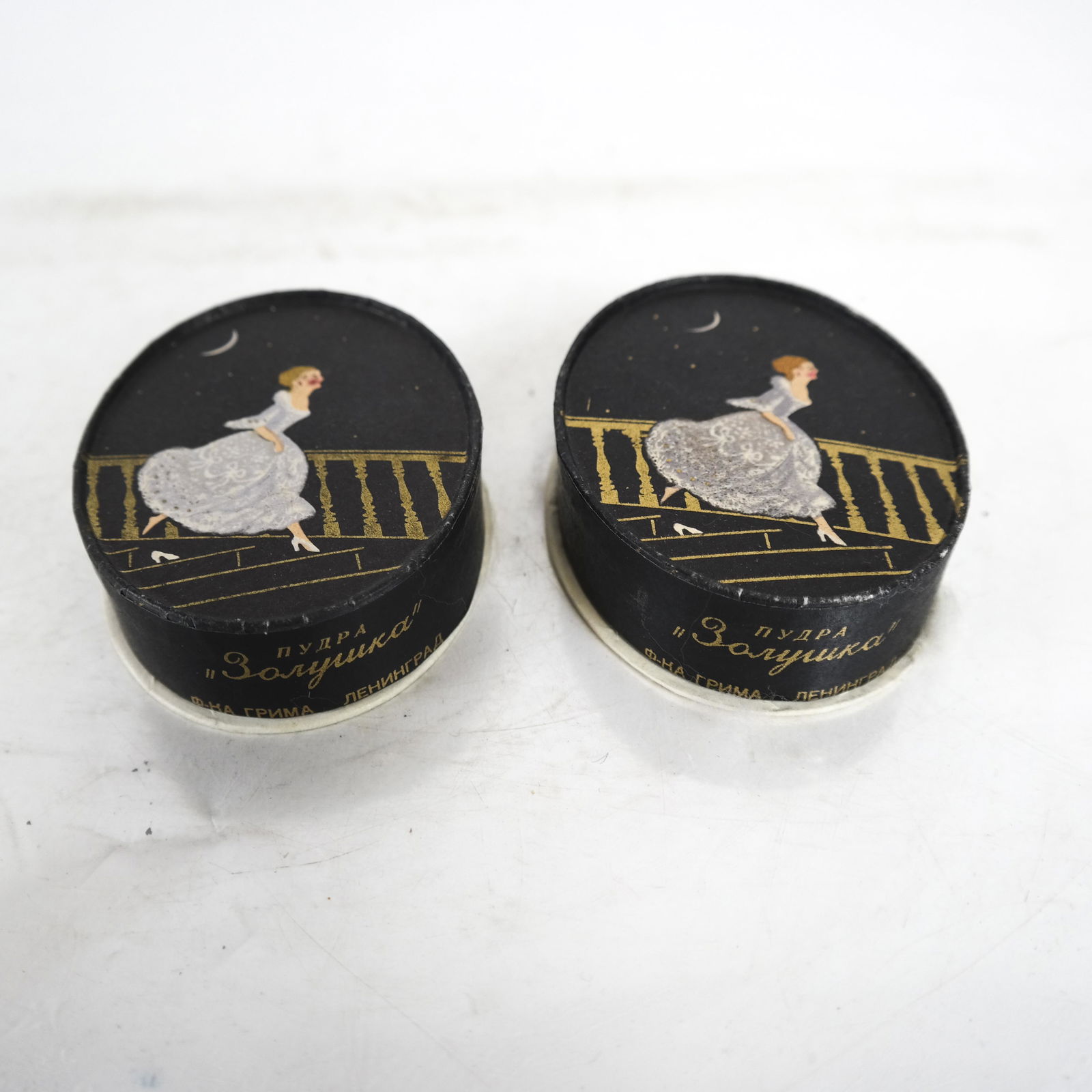 Two Vintage Russian Painted Cardboard Powder Boxes (1 of 4)