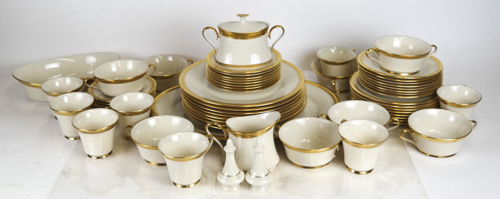 Lenox Porcelain Dinner Service for 8 (1 of 13)