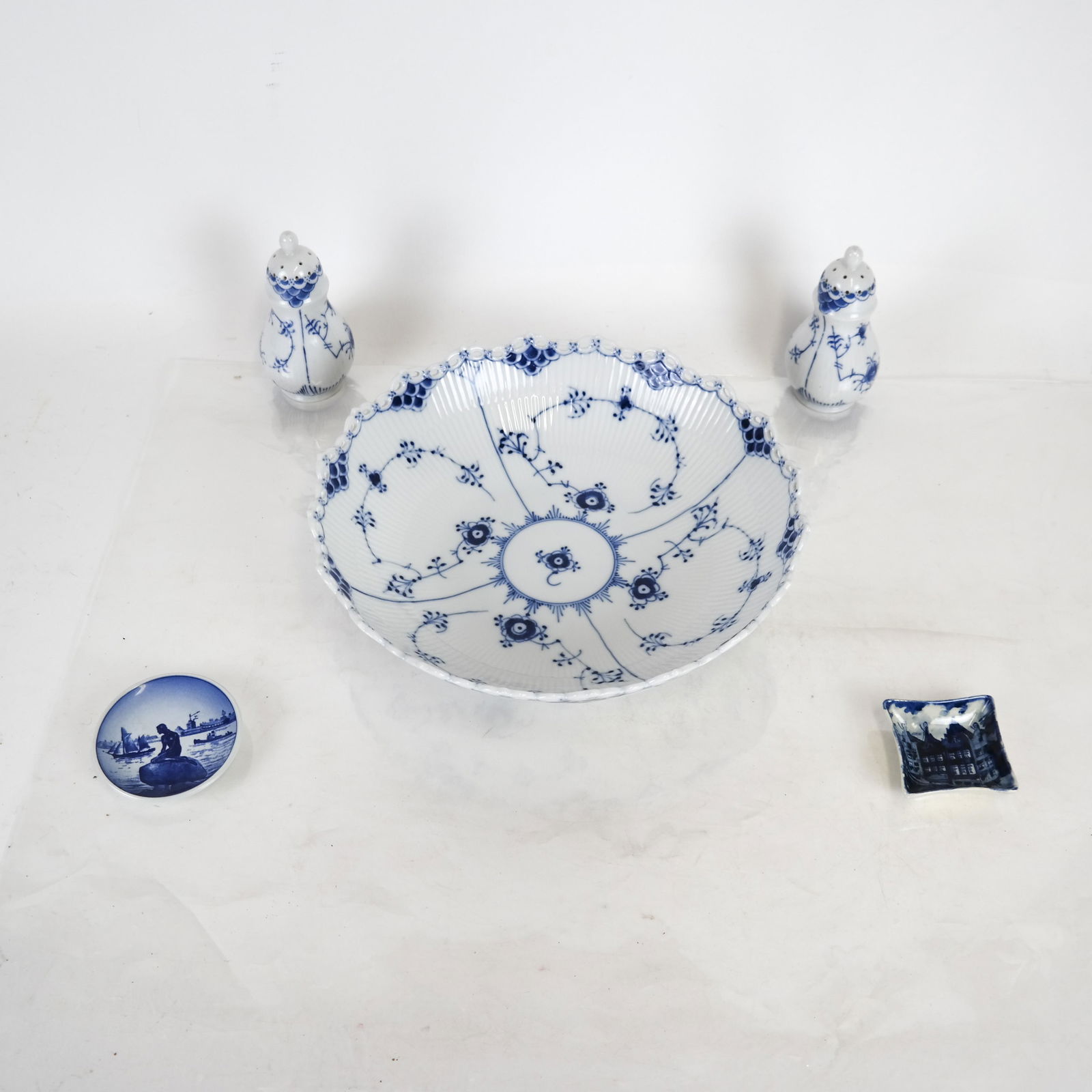 5 Porcelain Items, Royal Copenhagen, Delft, Other (1 of 8)