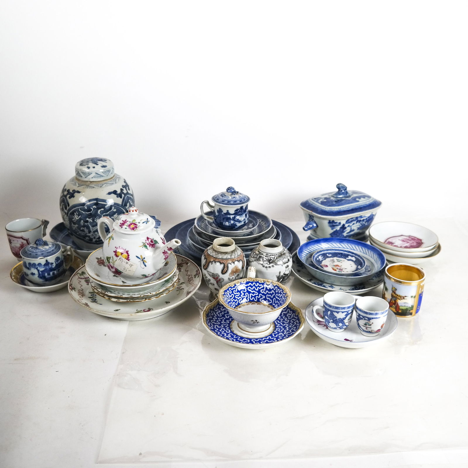 Group Lot of Porcelain and Ceramics (1 of 12)