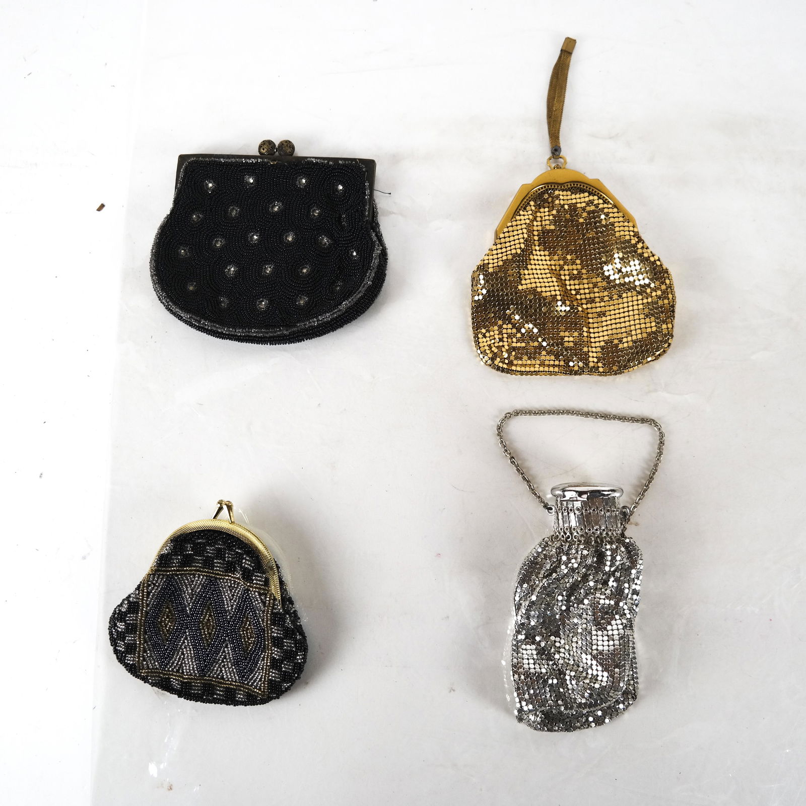 Lot of 4 Vintage Evening and Change Purses (1 of 5)