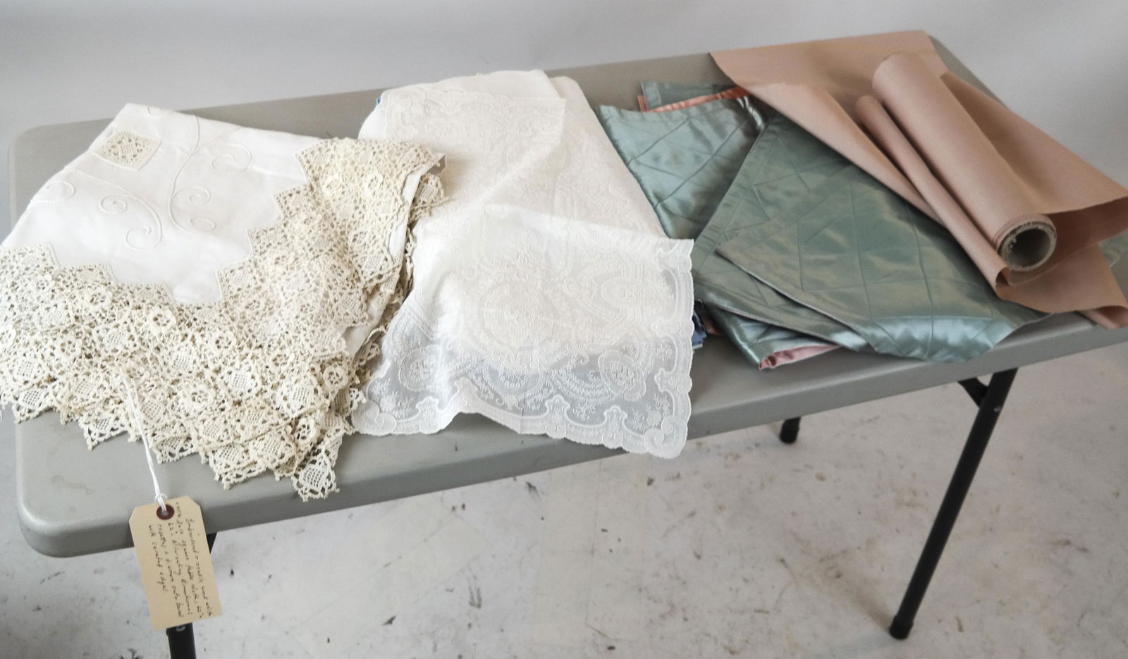 Mixed Lot Table Top Textiles (1 of 6)