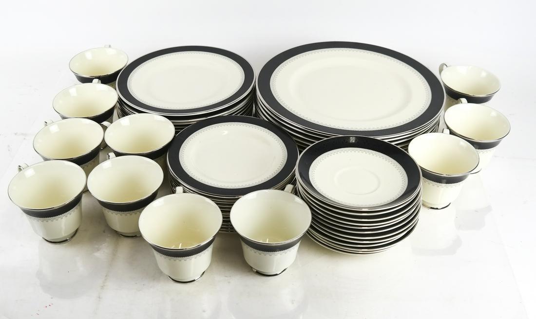 Minton "Wilmington" Porcelain Dinnerware (1 of 10)