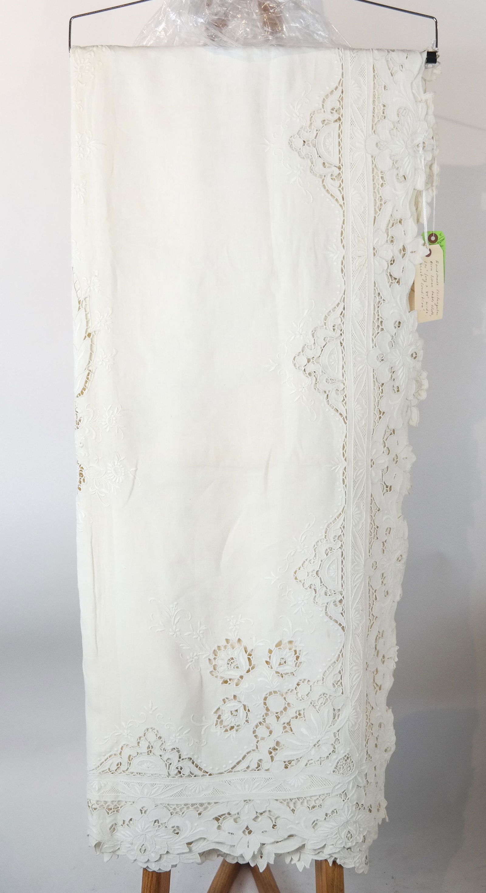 Ecru Rectangular Lace Tablecloth (1 of 2)