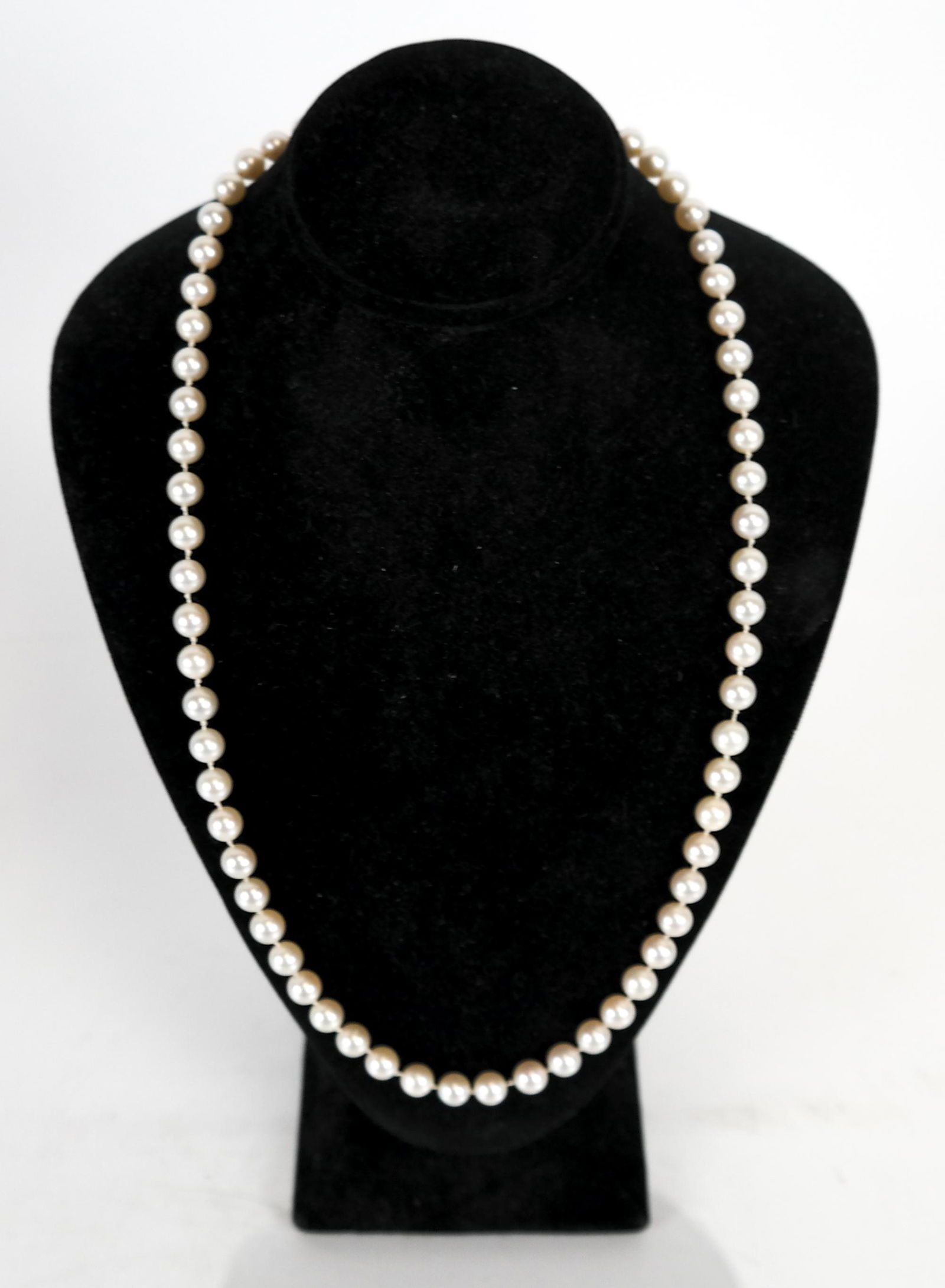Mikimoto Pearl Necklace (1 of 4)