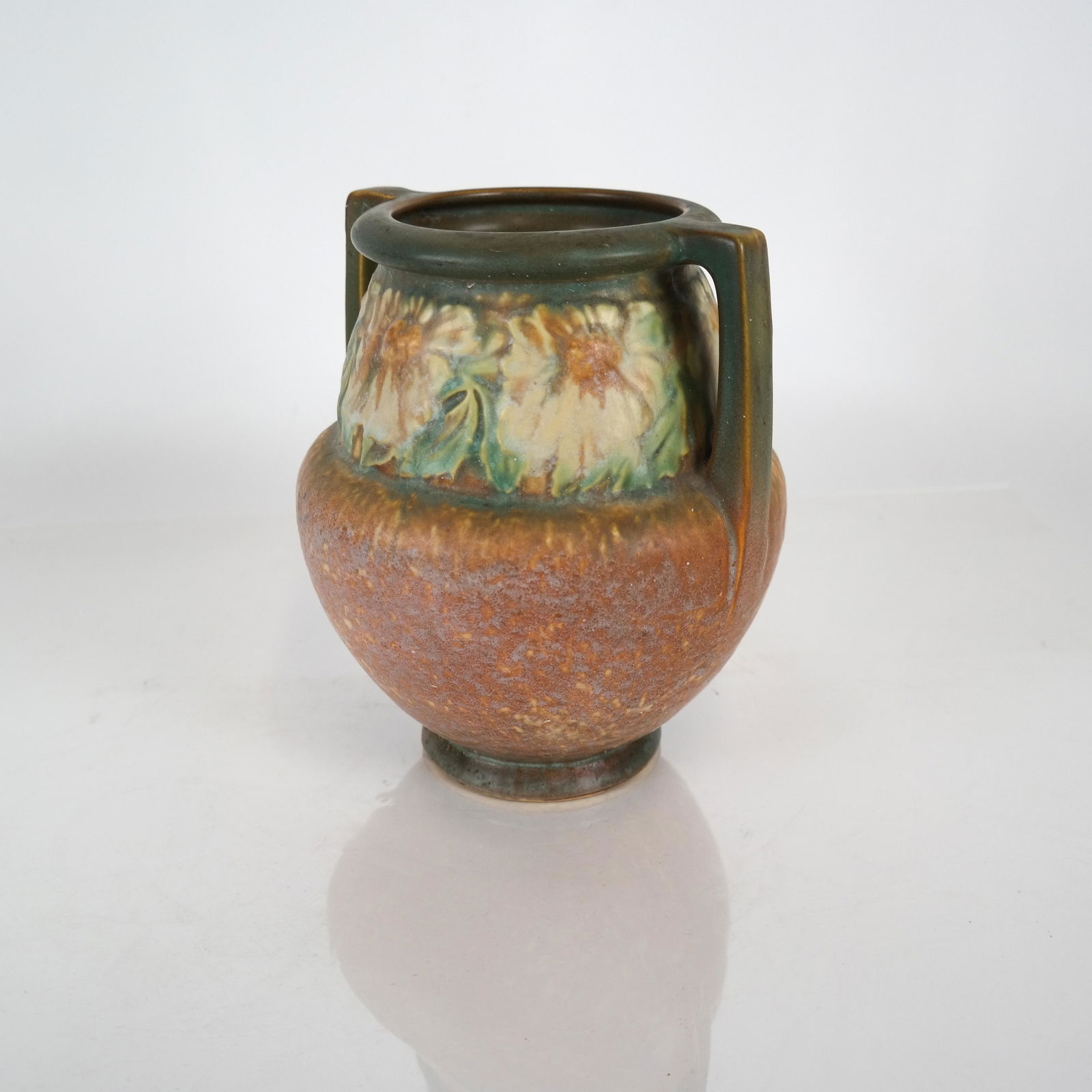 Roseville "Daisy" Two-Handled Vase (1 of 4)