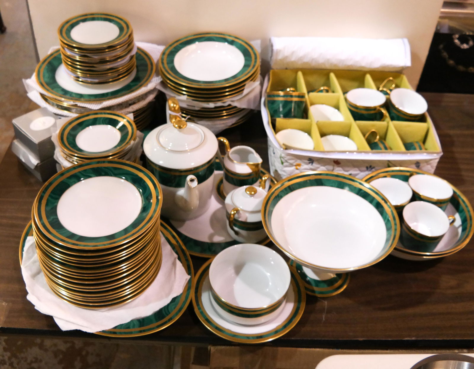 Dior "Gaudron Malachite" Dinner Service - 106 Pcs. (1 of 8)