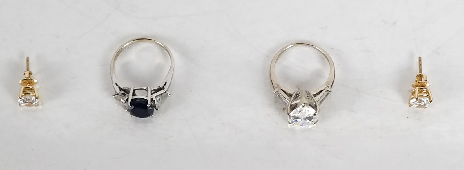 Three Pieces 14 K Gold Jewelry 6.5 DWT (1 of 4)