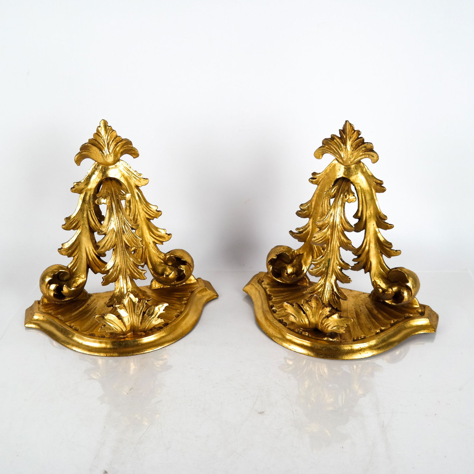 Pair of Gilt Wood Brackets (1 of 7)