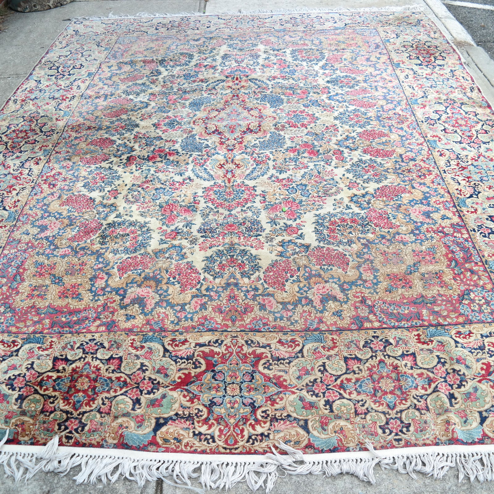Kashan-Style Rug/Carpet (1 of 7)