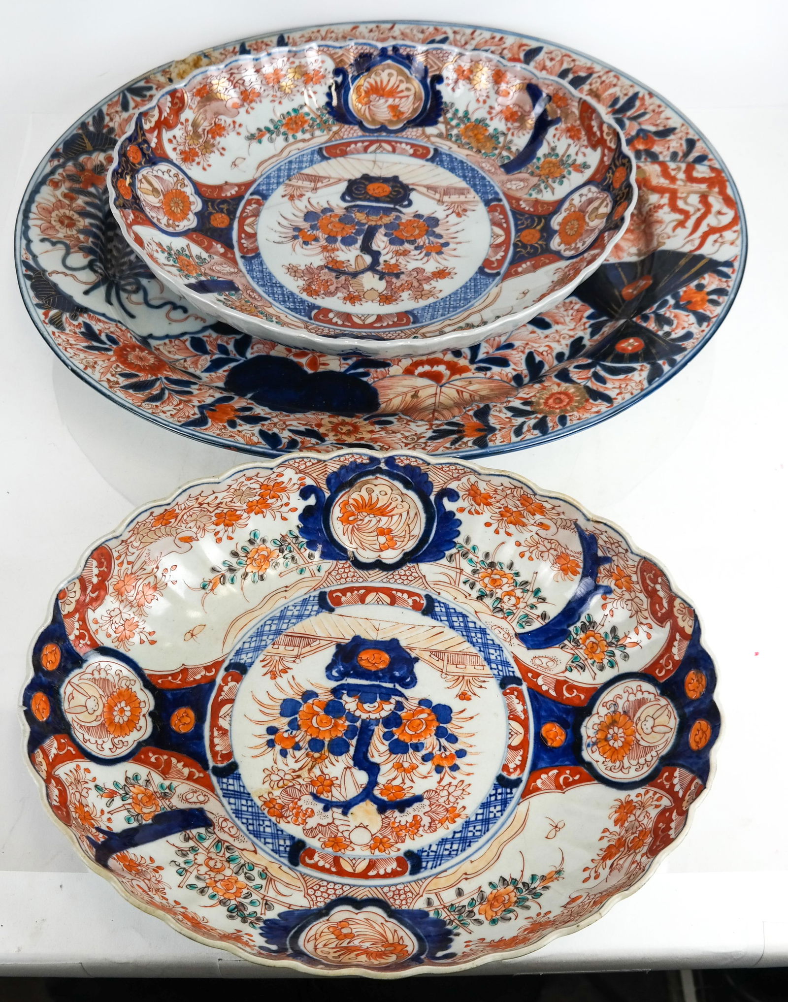 Three Japanese Imari Porcelain Vessels (1 of 11)