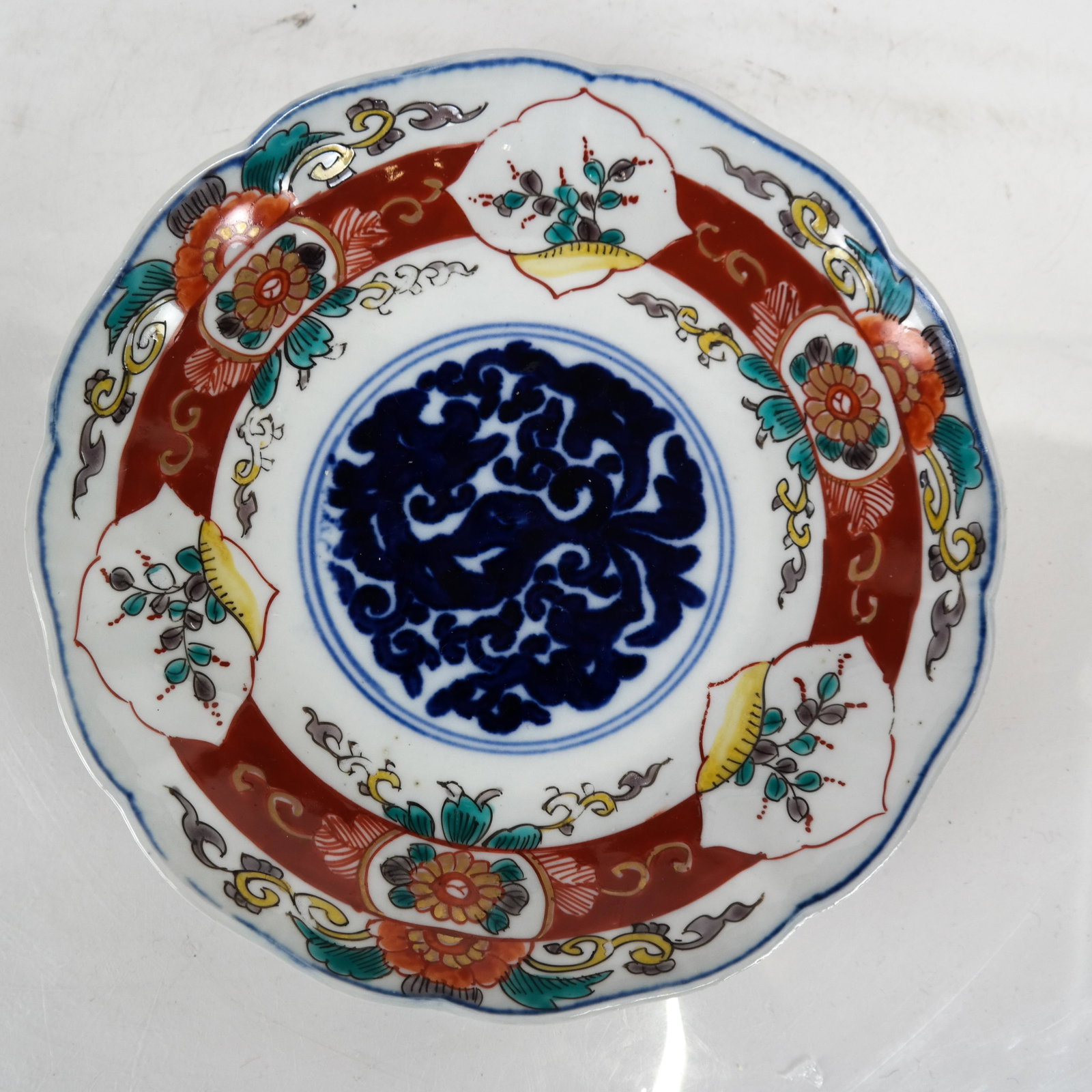 Antique Chinese Imari Porcelain Bowl: Antique Chinese porcelain Imari bowl. [8 1/2 (dia) inches]. Minor paint loss.