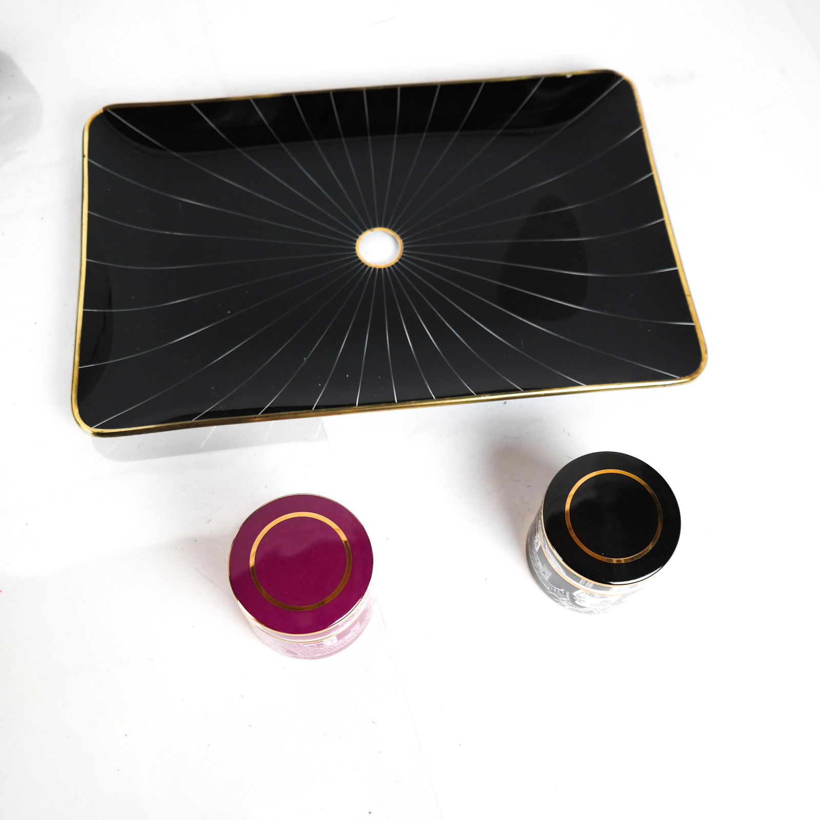 Nine Various Porcelain and Ceramic Items (1 of 1)