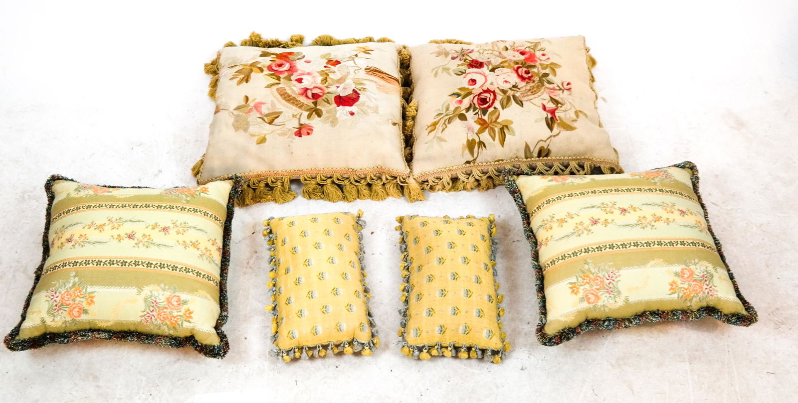 Three Pairs of Throw Pillows (1 of 6)