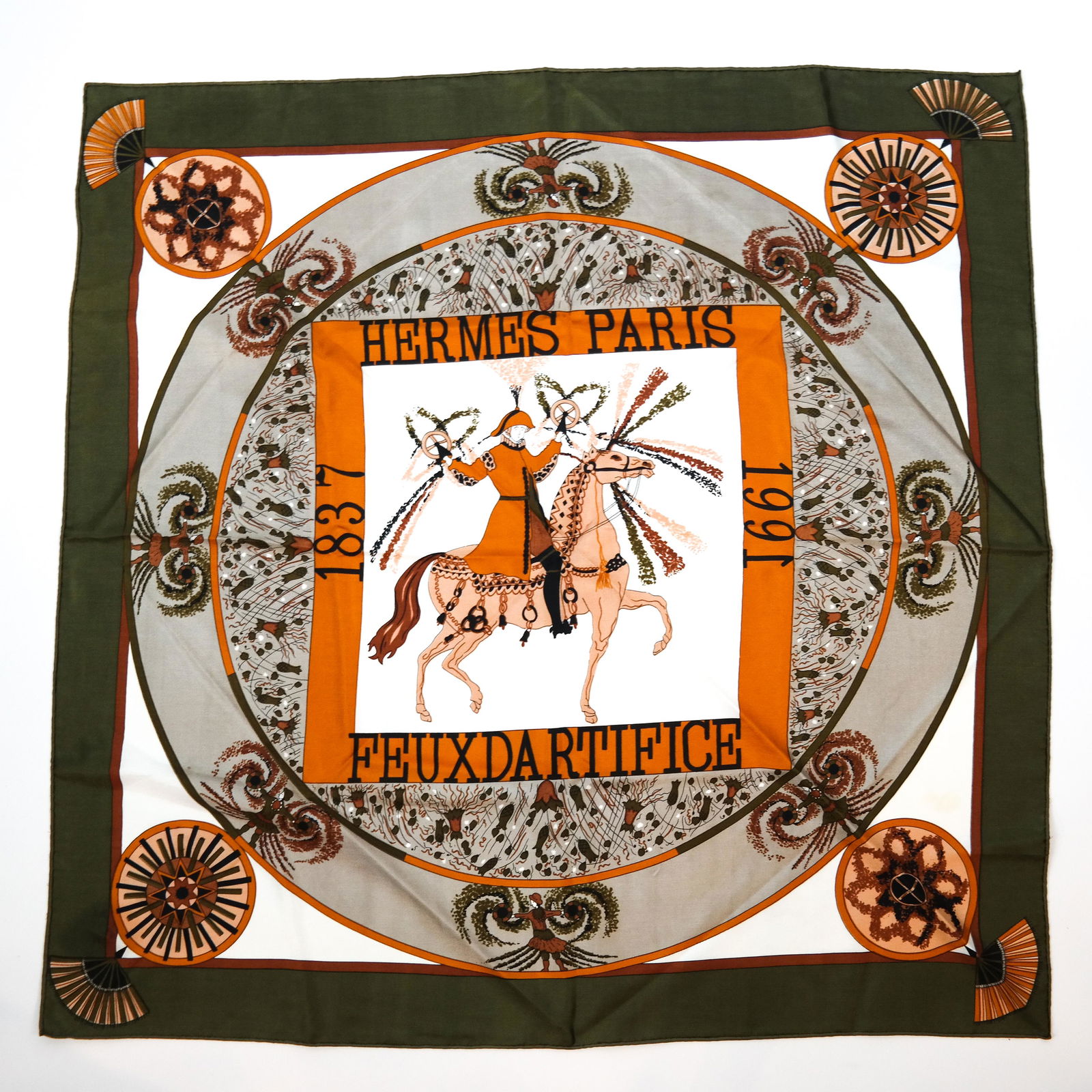 HERMES 100% Silk Scarf (1 of 4)