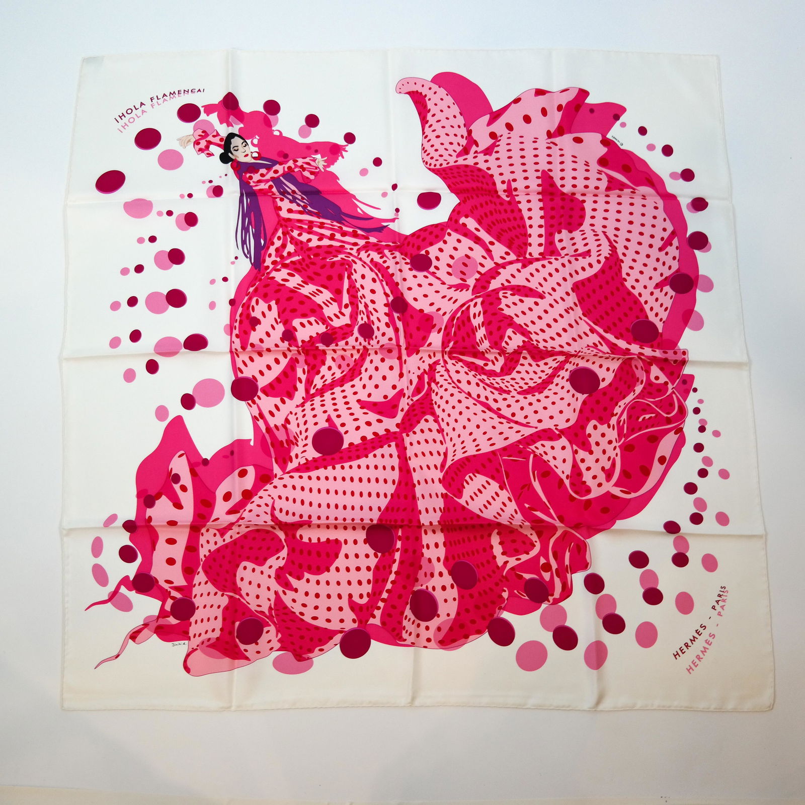 HERMES 100% Silk Scarf (1 of 6)