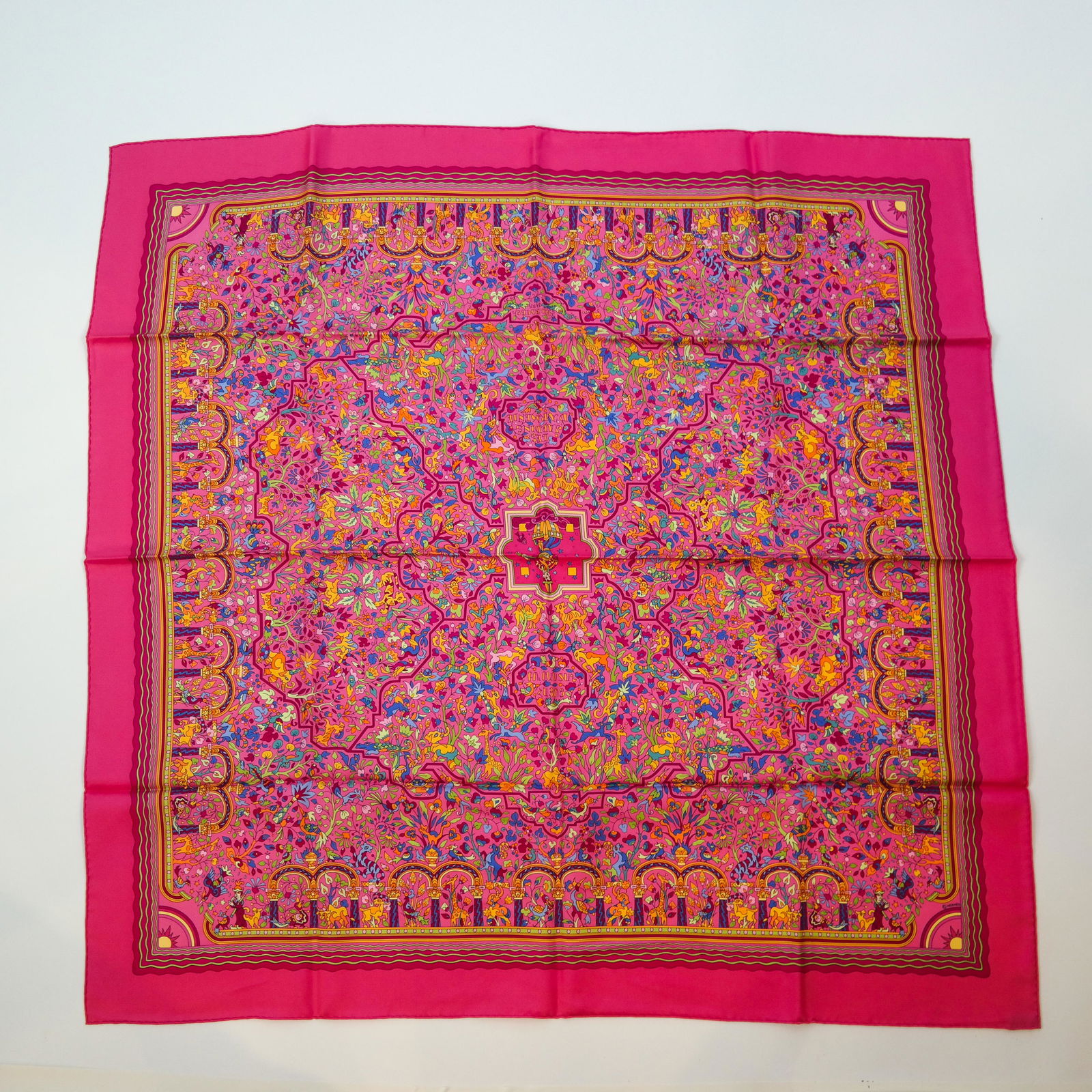 HERMES 100% Silk Scarf (1 of 4)