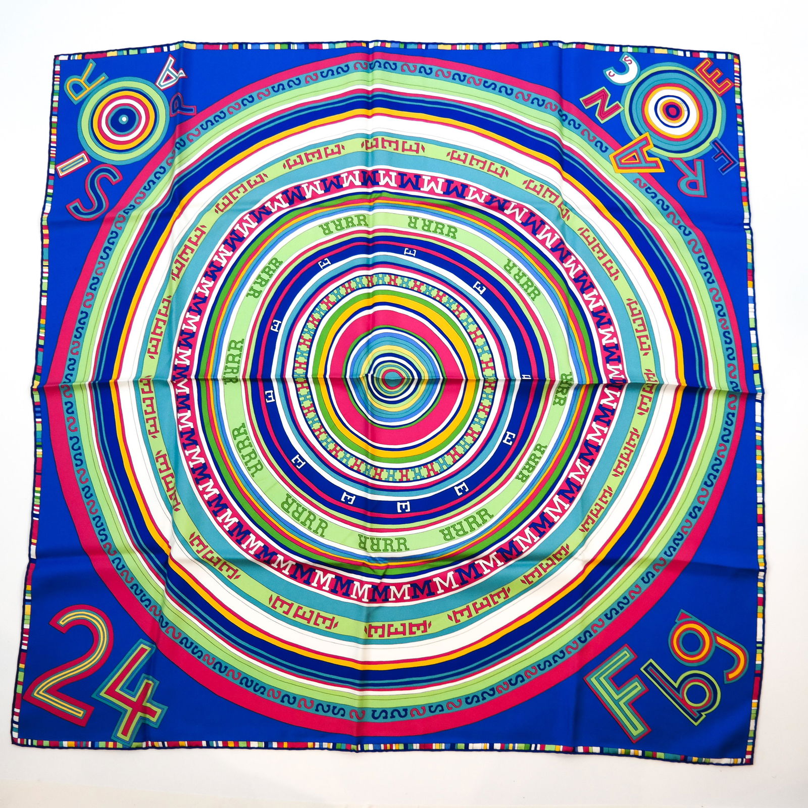 HERMES 100% Silk Scarf (1 of 3)