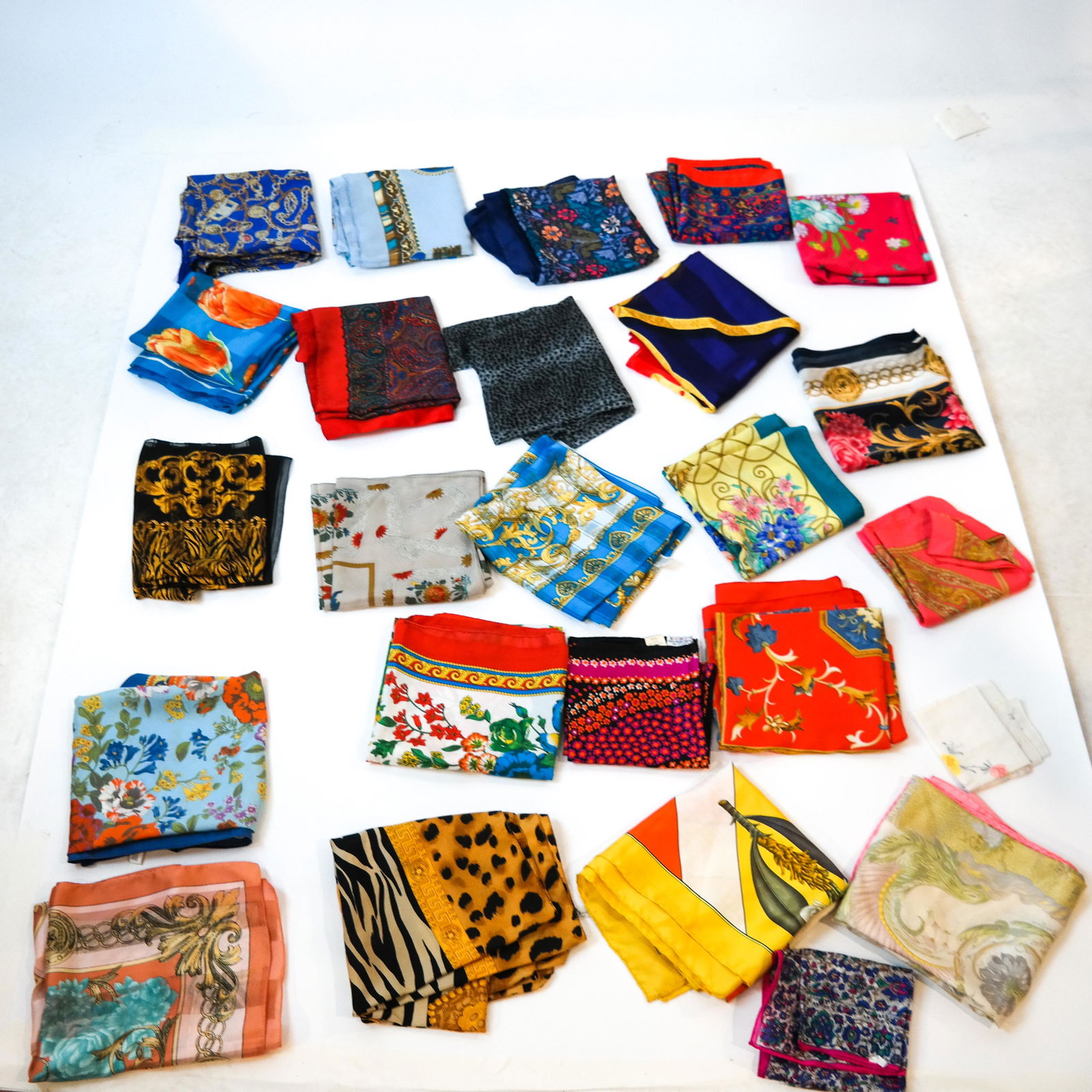 Lot Assorted Good Quality Silk Scarves (1 of 7)