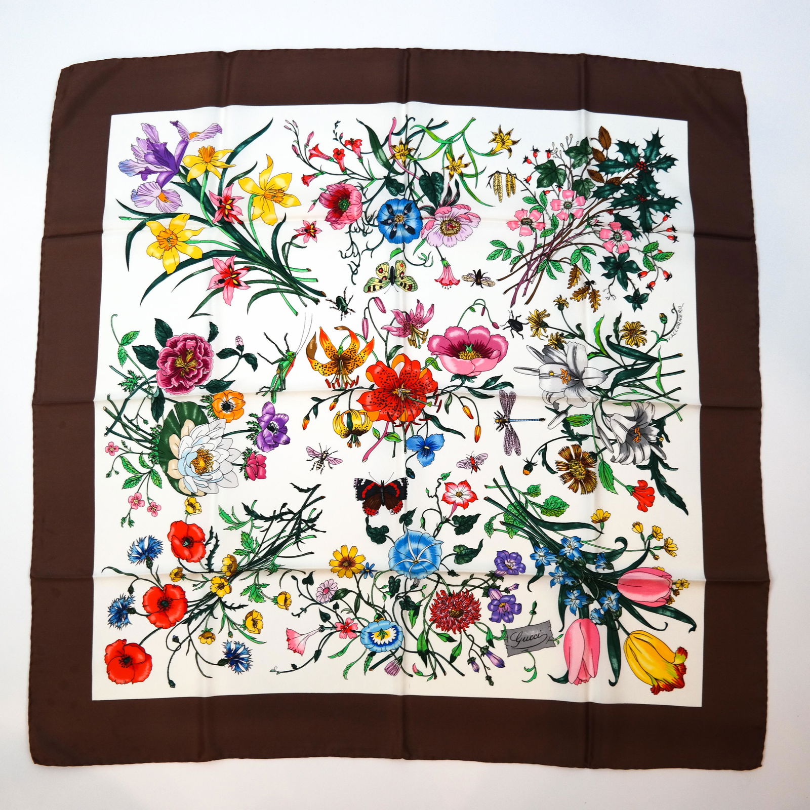 GUCCI 100% Silk Scarf (1 of 5)