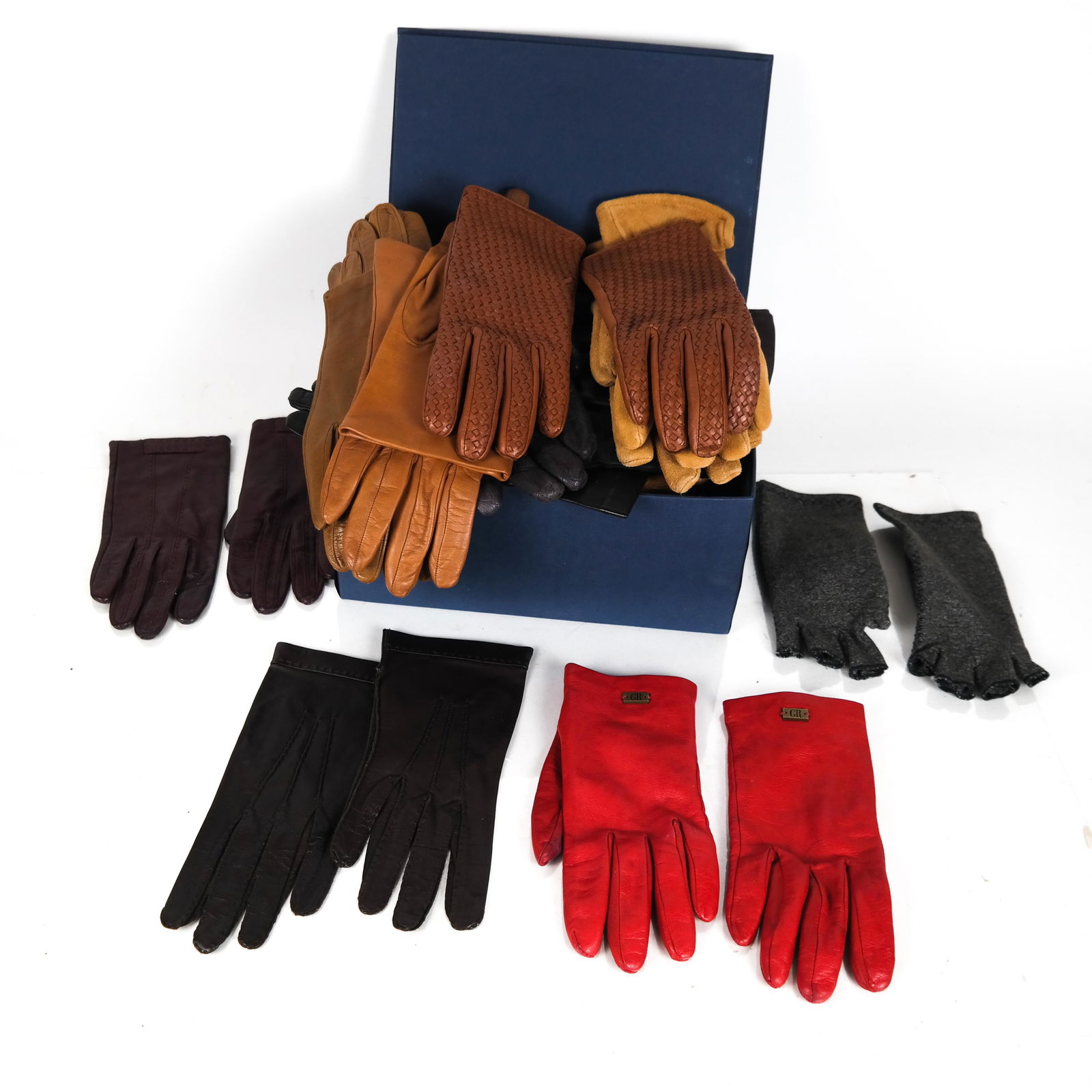 Lot of 30 Pairs Ladies Gloves, Mostly Leather (1 of 5)