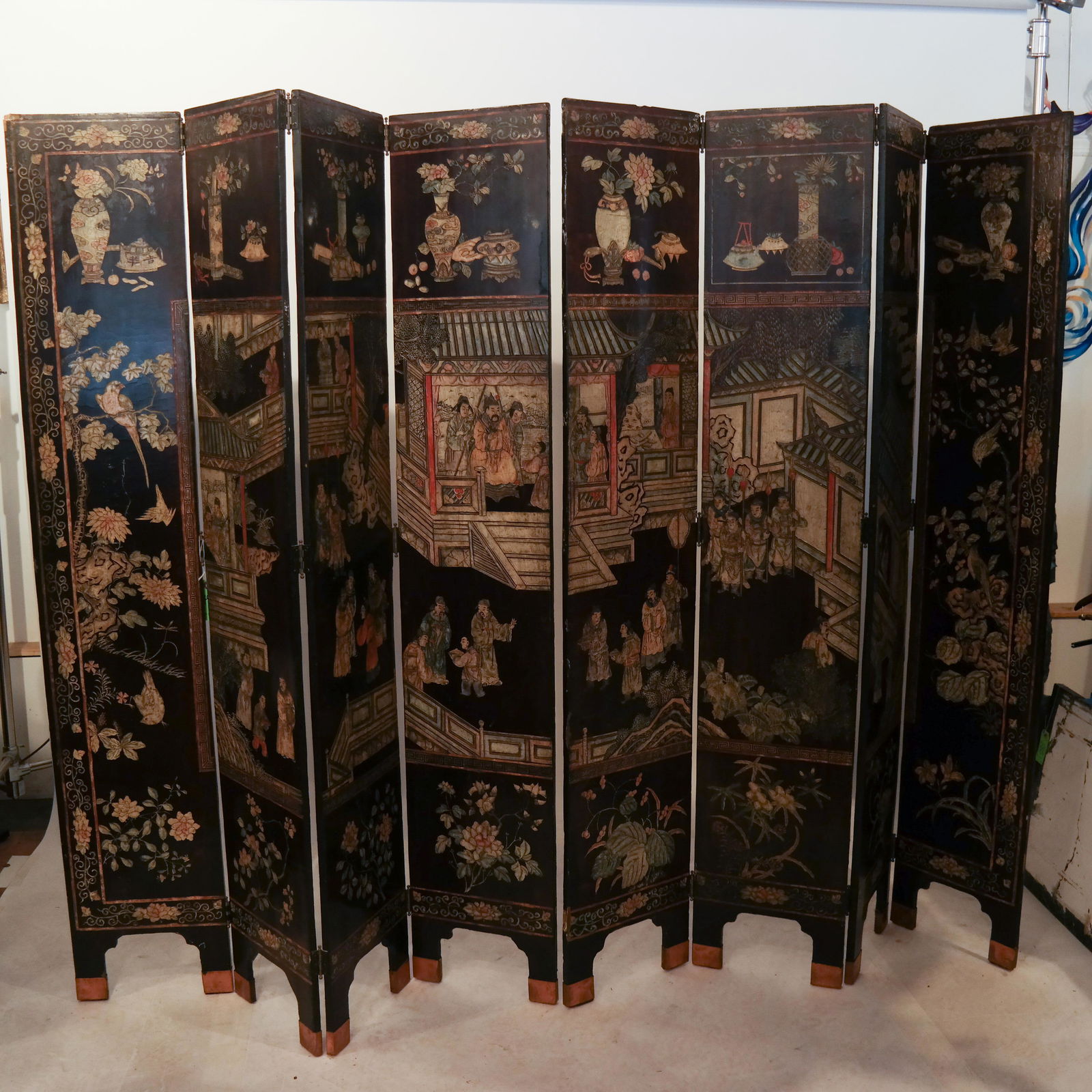 18th C. Chinese Lacquer Coromandel 8-Panel Screen (1 of 11)