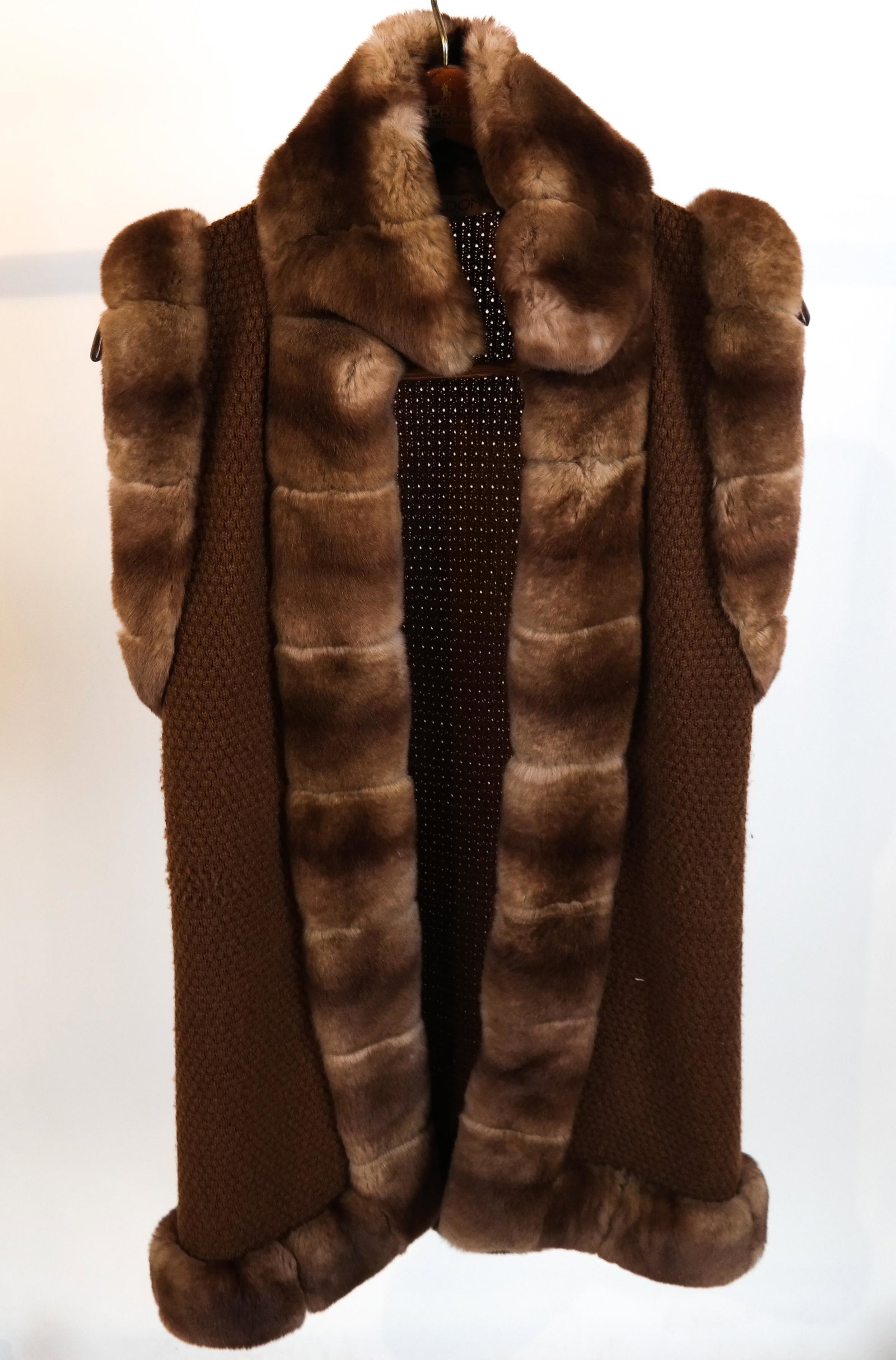 Vicedomini Cashmere & Fur Gilet: Vicedomini cashmere and fur gilet. Size M. In good condition.