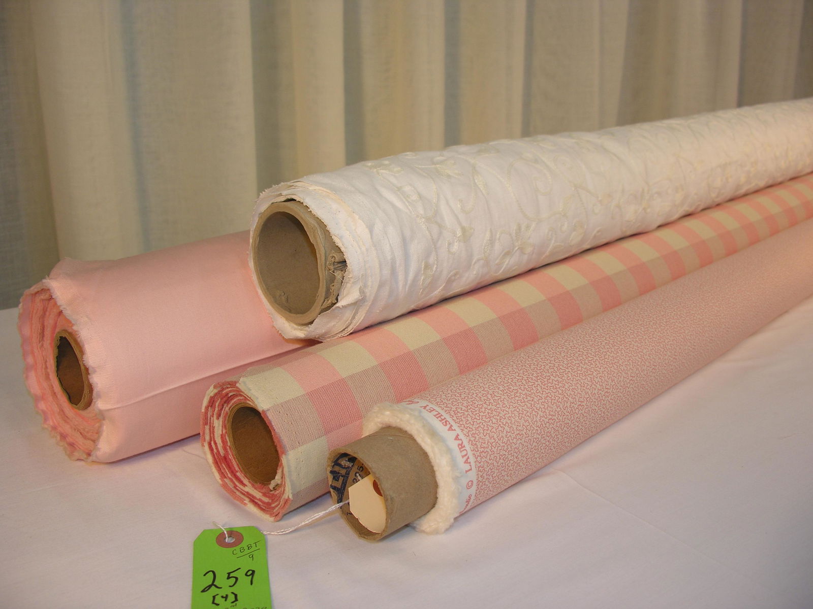 Pinks and White Fabrics / Textiles (1 of 4)