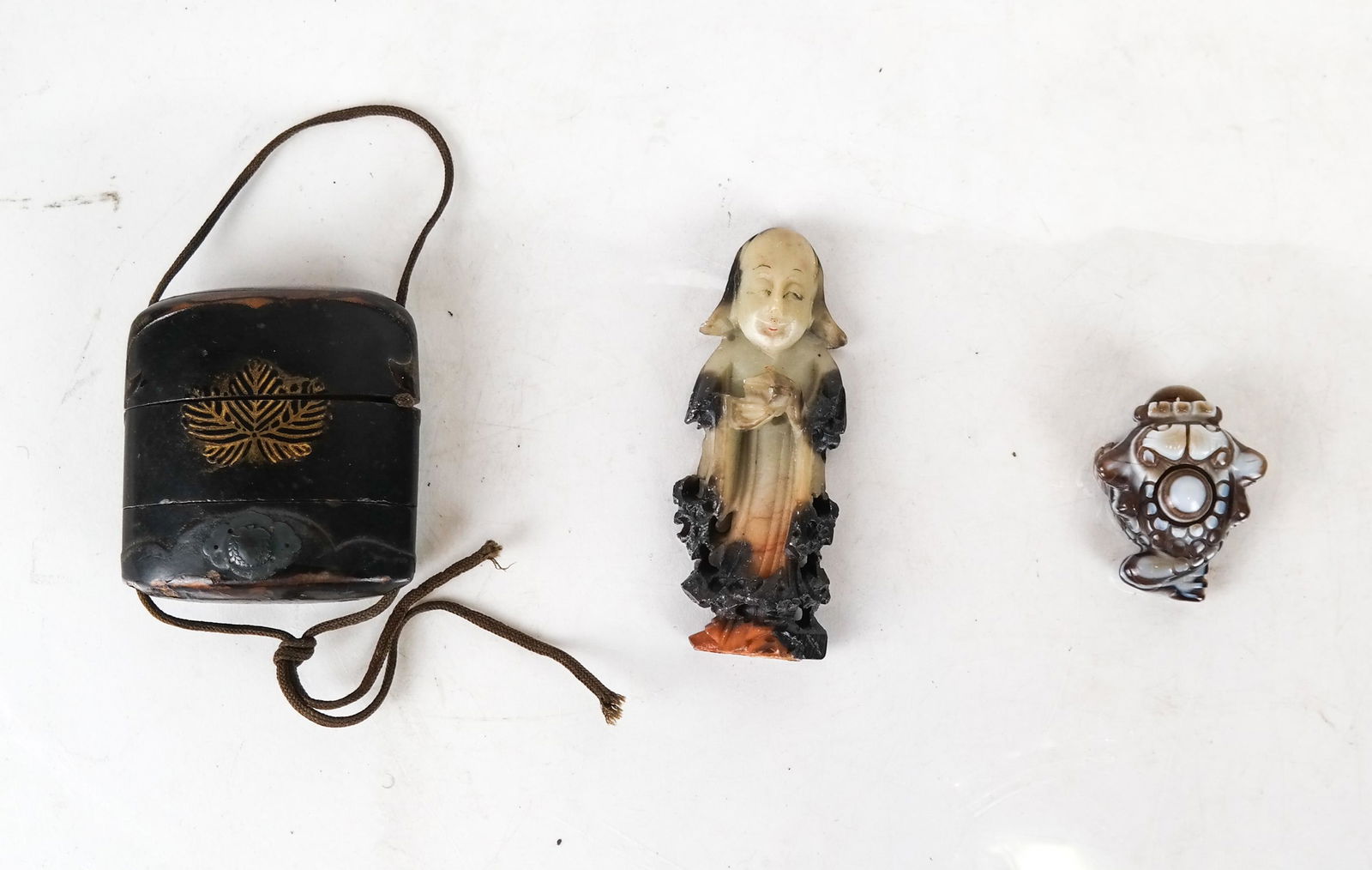 Japanese Inro & 2 Netsukes (1 of 9)