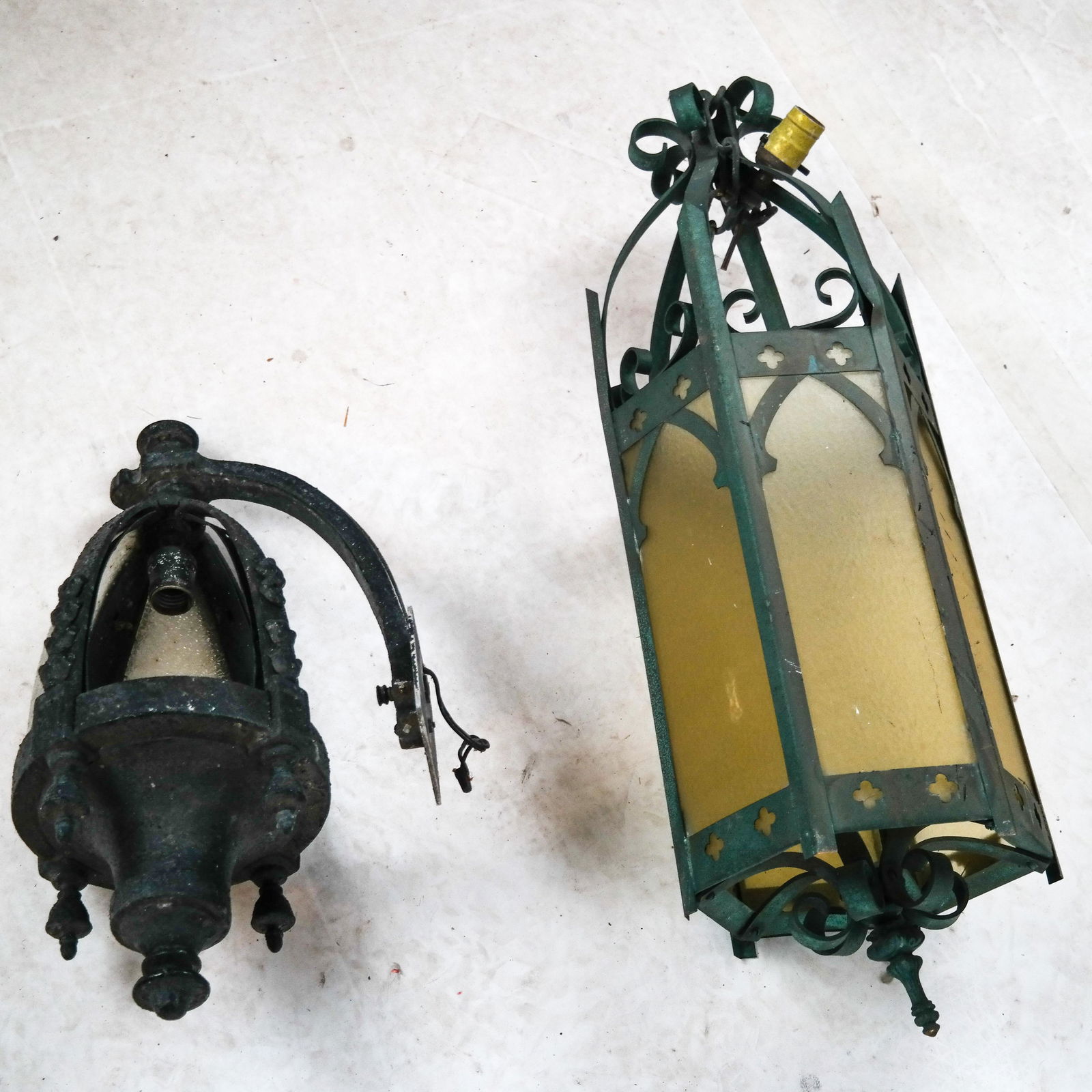 Two Iron Outdoor Lanterns (1 of 7)