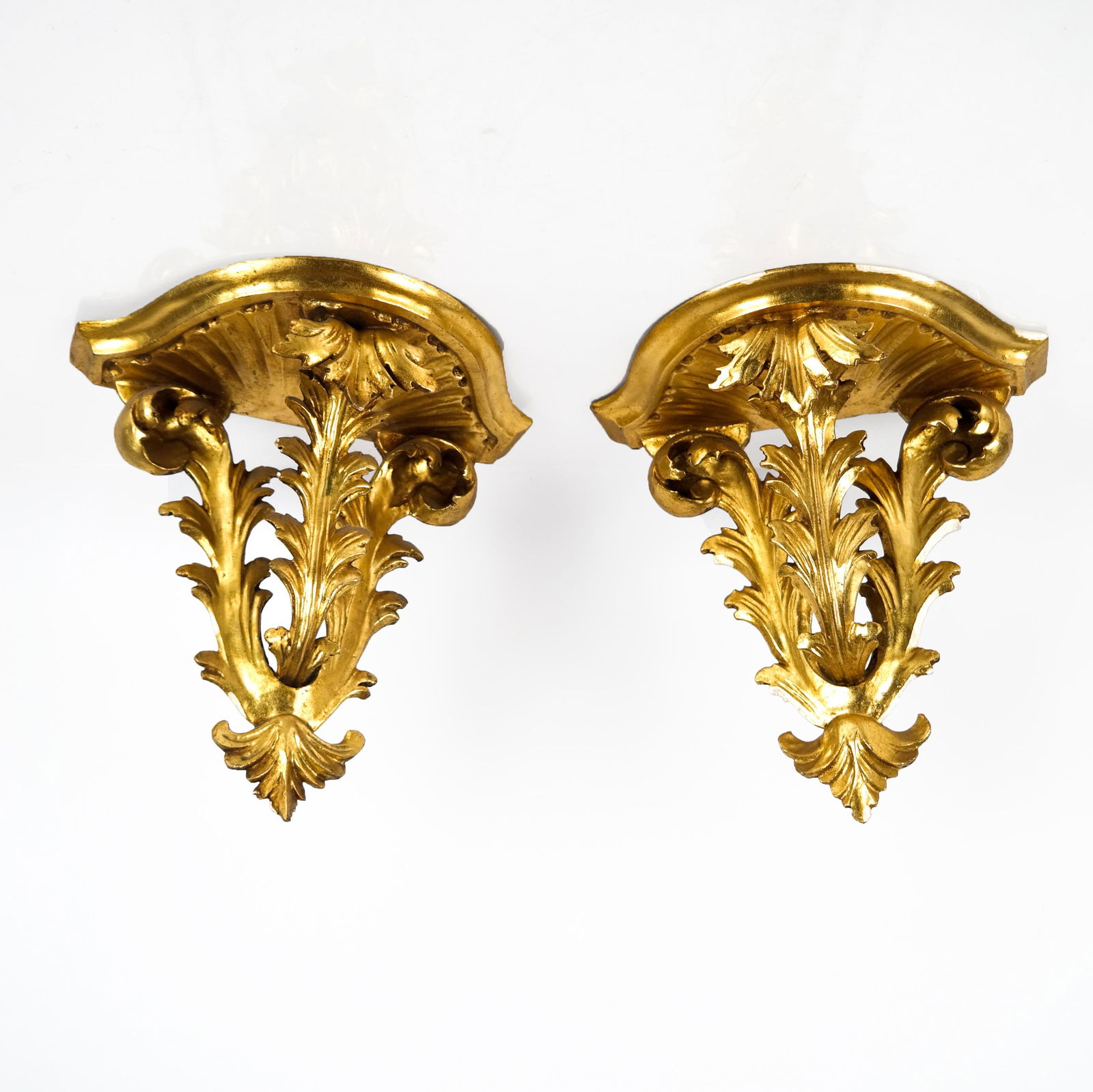 Pair of Gilt Wood Brackets (1 of 7)