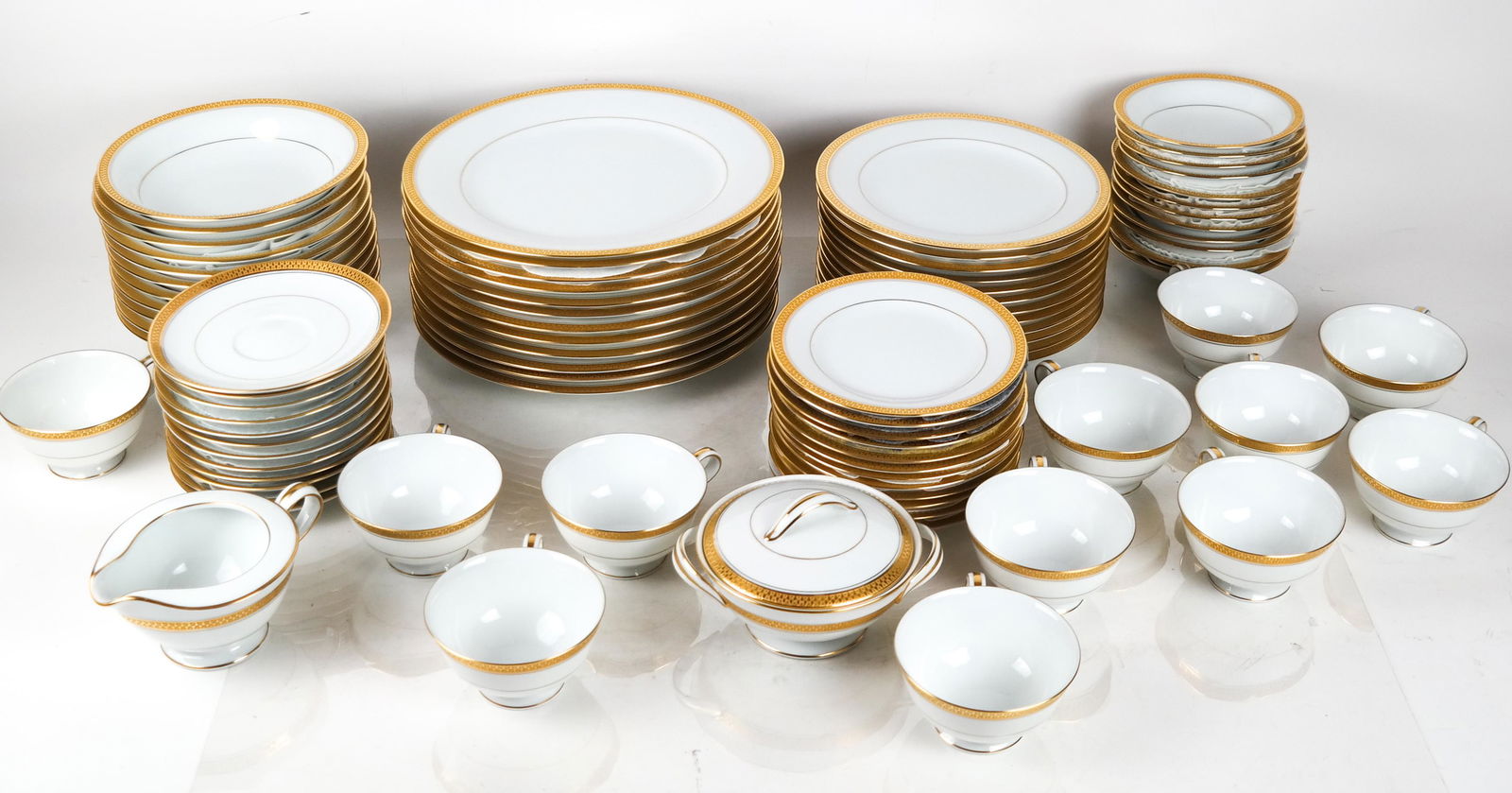 Noritake "Goldenridge" Porcelain Dinner Svc.- 127 Pcs (1 of 16)