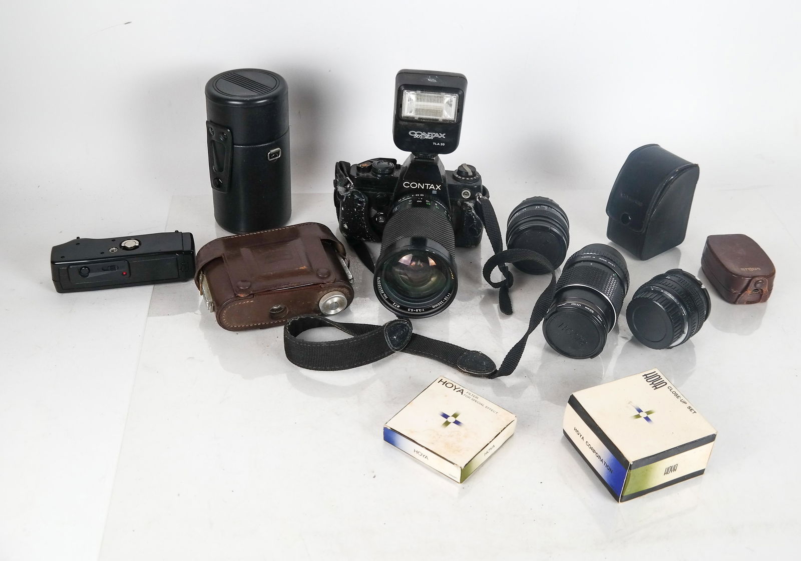 Contax 35mm Camera & Accessories (1 of 10)