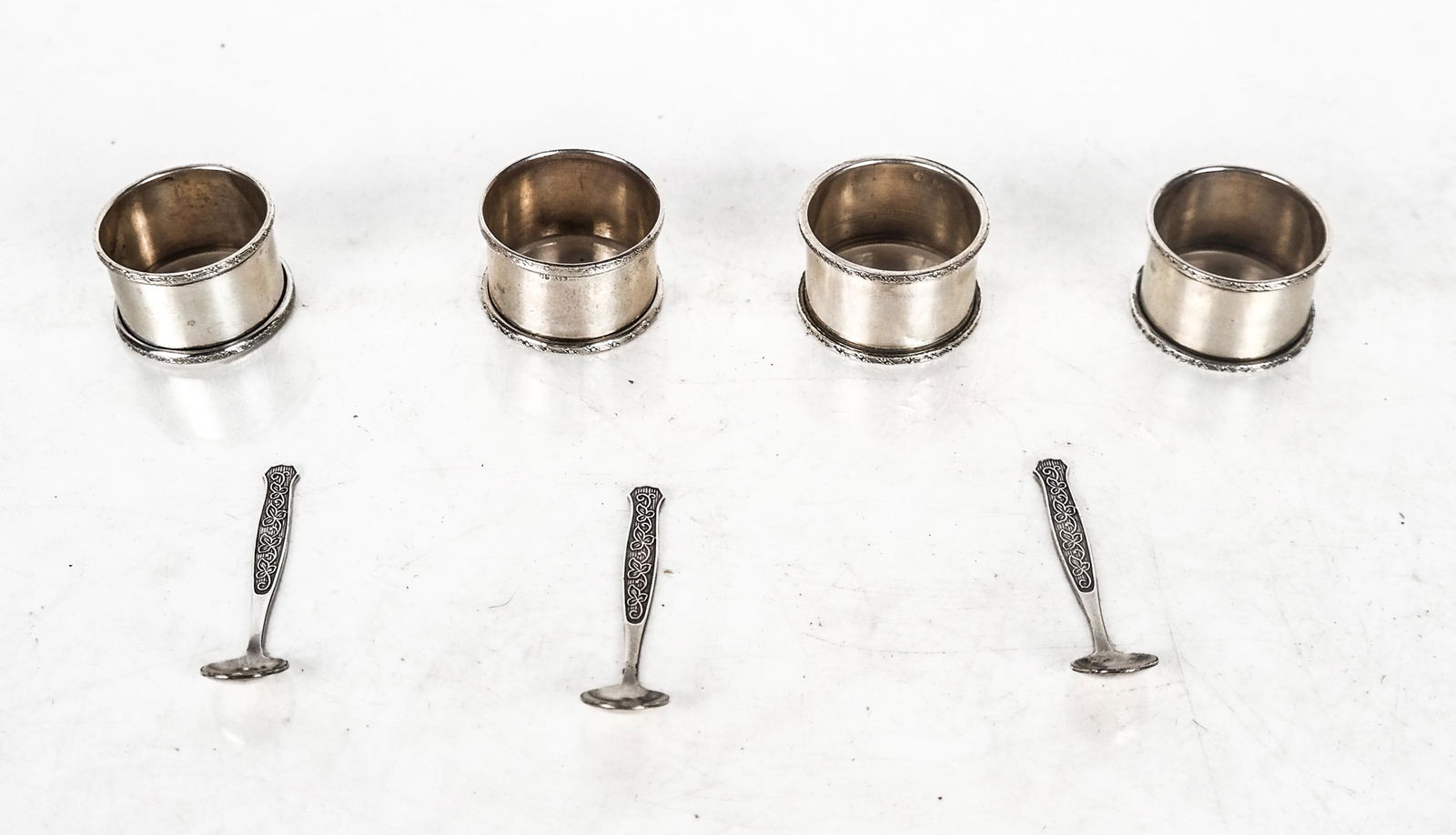 Sterling Silver 4 Napkin Rings, 3 Salt Spoons (1 of 8)