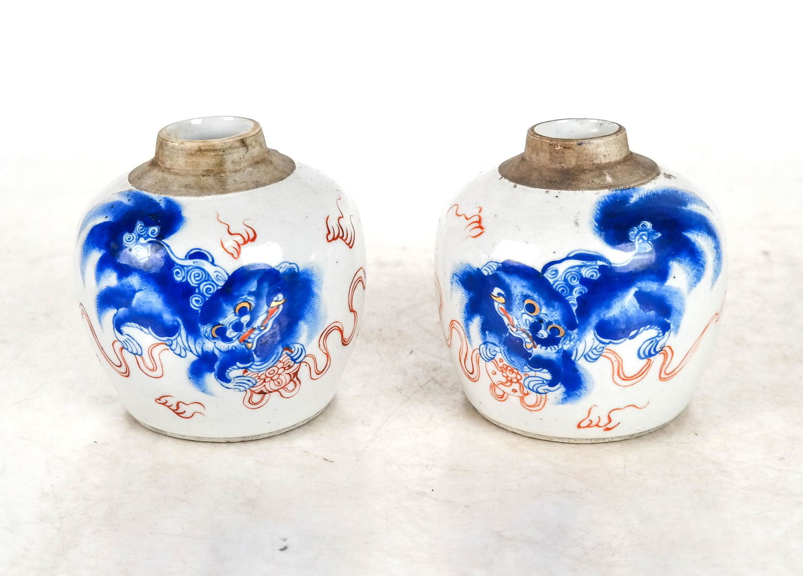 Pair Chinese Foo Lion Decorated Vases (1 of 5)