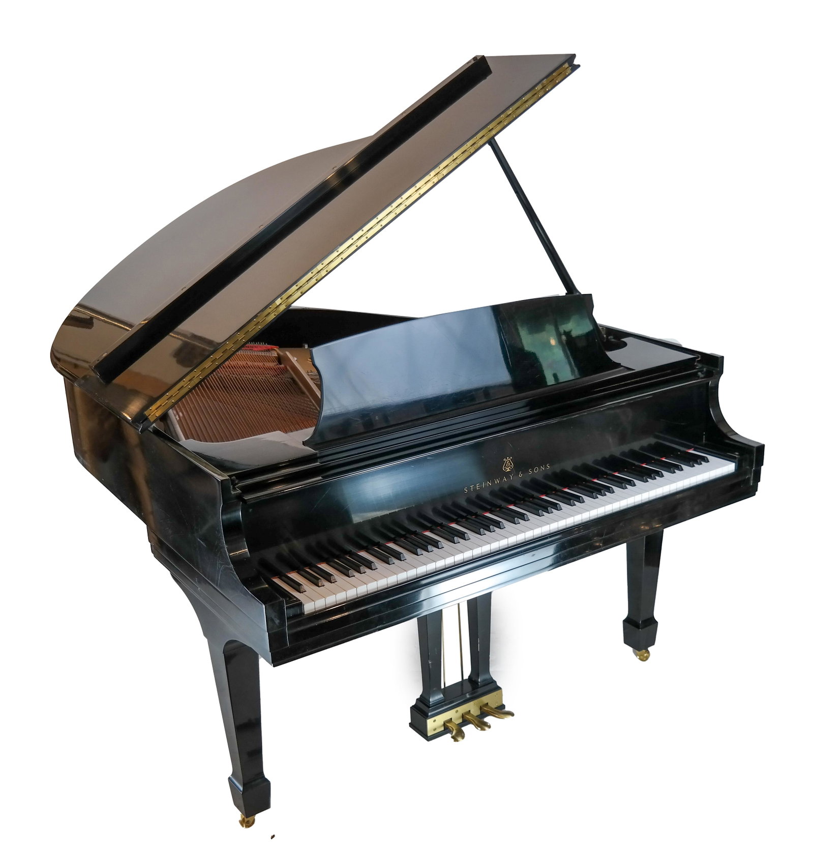 Steinway & Sons Baby Grand Piano #538638-S: Black lacquer piano, model #538638-S, 1992. [5 ' 1" length]. Rubber stoppers for lid missing.
