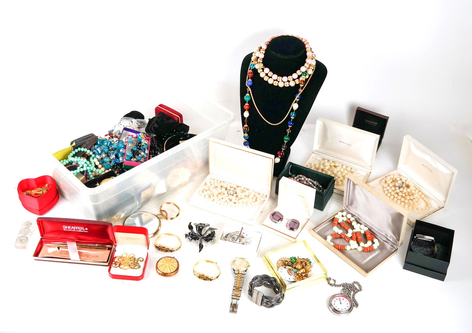 Lot of Costume Jewelry (1 of 6)