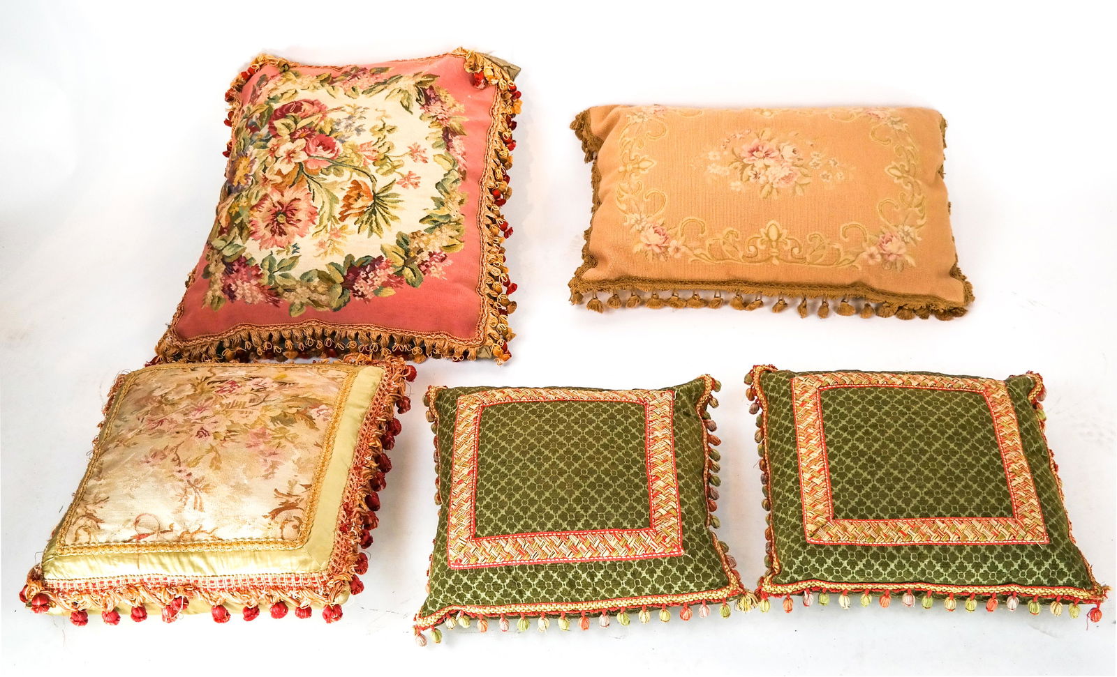 Lot of Five Aubusson Pillows (1 of 7)