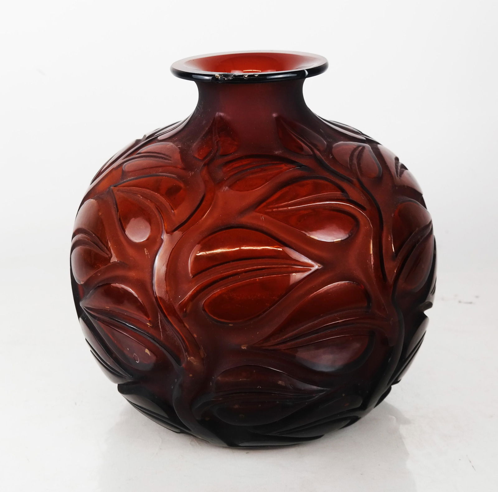 R. LALIQUE "Sophora" Vase (1 of 7)