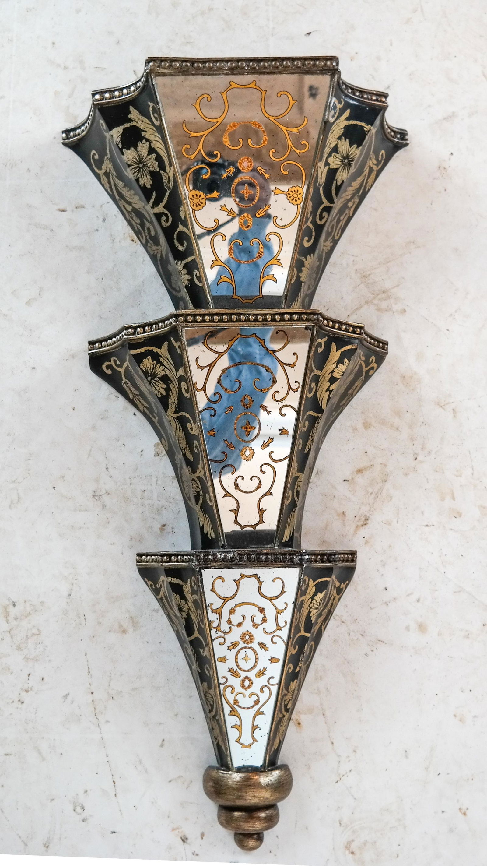 Venetian-Style Three-Tier Planter (1 of 6)