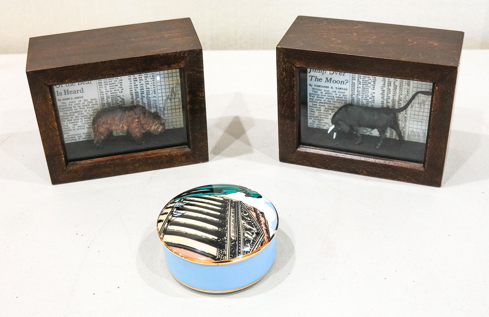 NY Stock Exchange Bull & Bear Themed Items (1 of 1)