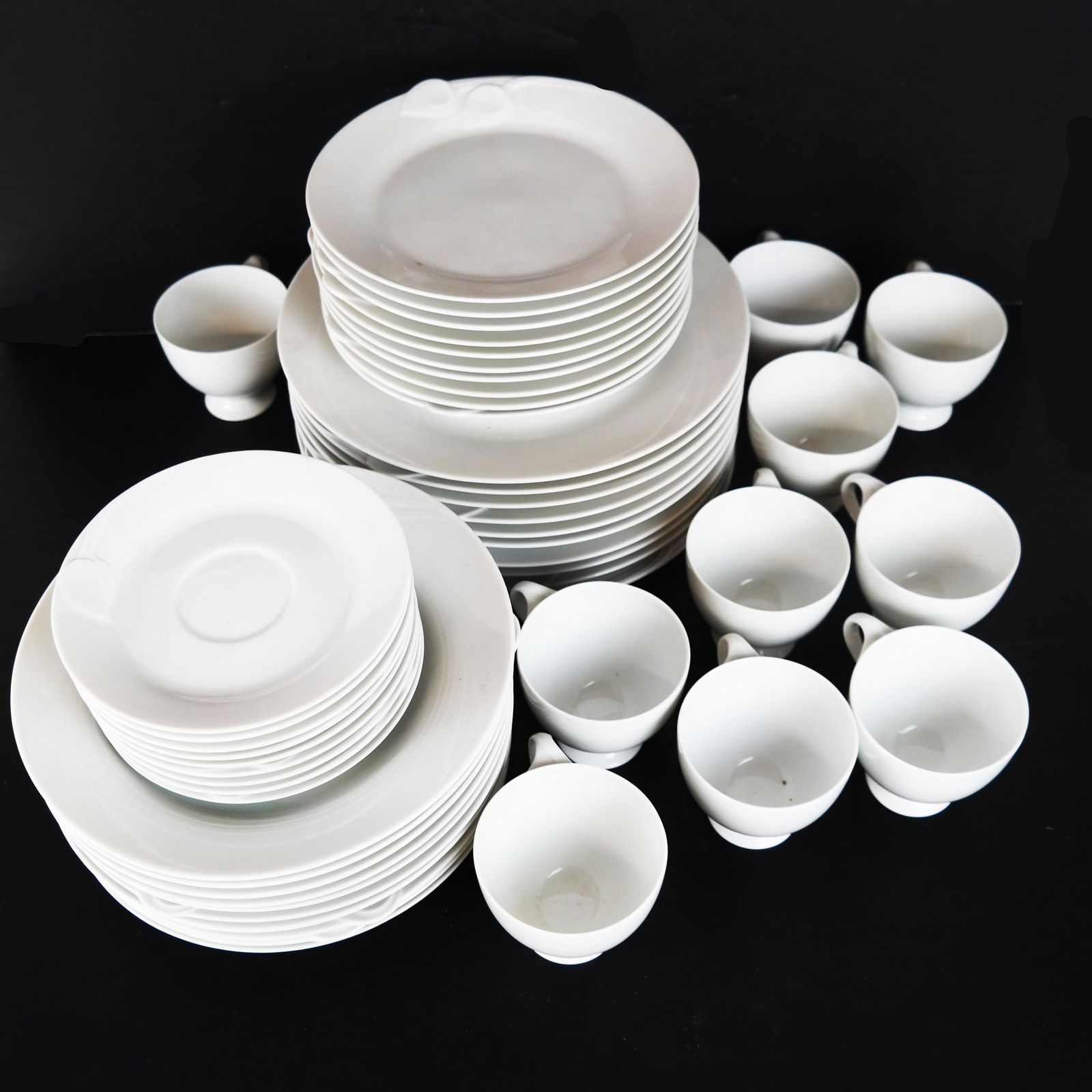 Hutschenreuther "Chloe" Dinnerware for 10 (1 of 11)
