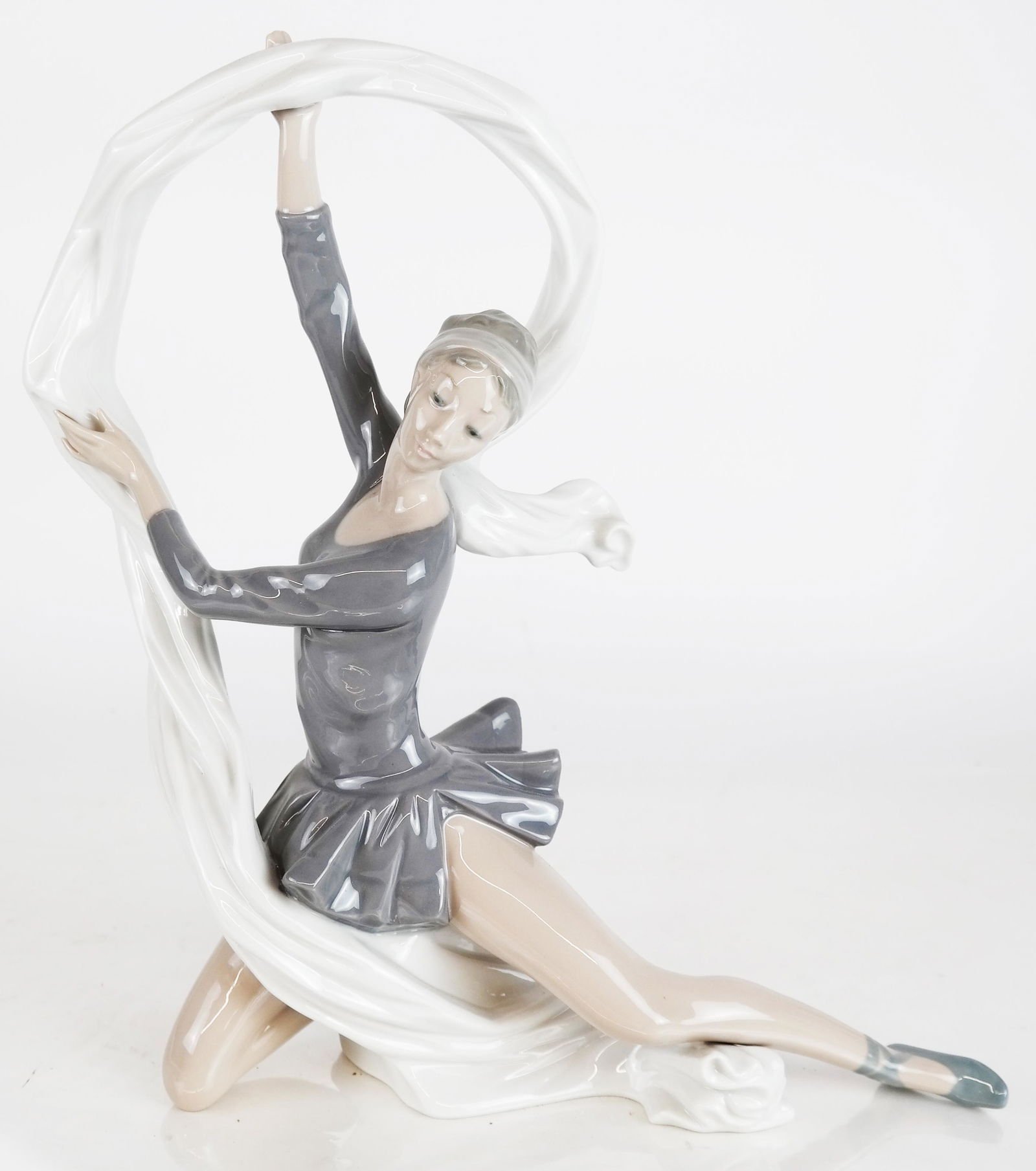 Lladro Porcelain Scarf Dancer (1 of 6)