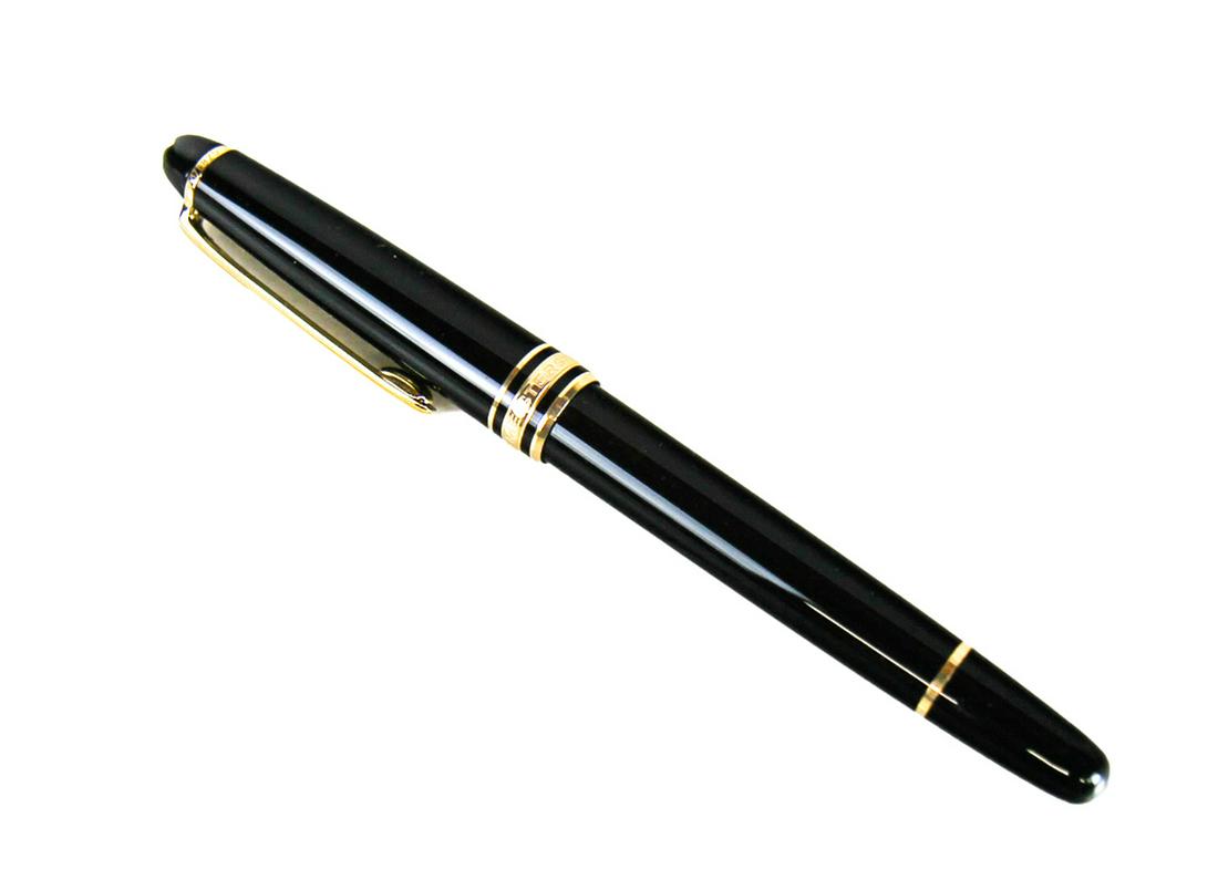 Montblanc Fountain Pen (1 of 5)