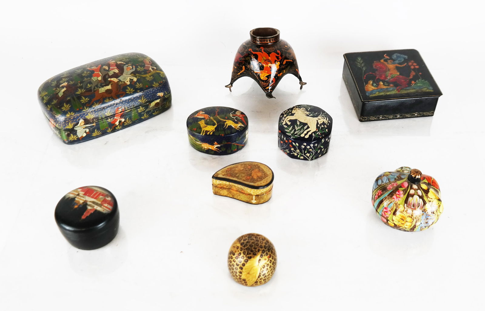 Eight Lacquerware Boxes/Vessels (1 of 6)