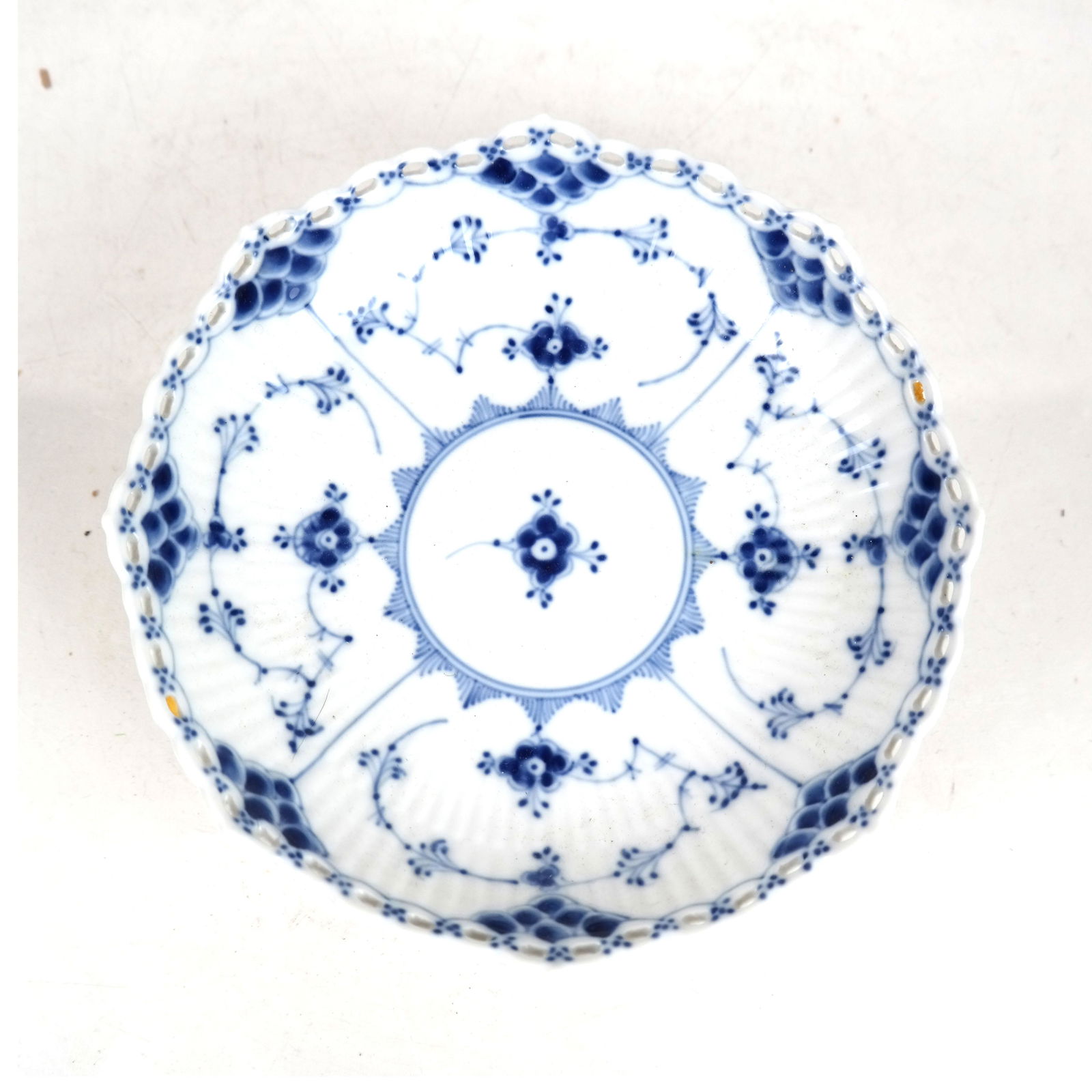 Royal Copenhagen Blue Fluted Full Lace: Royal Copenhagen Porcelain bowl, Arnold Krog design. [2" H x 6" Diam.]. In good condition.