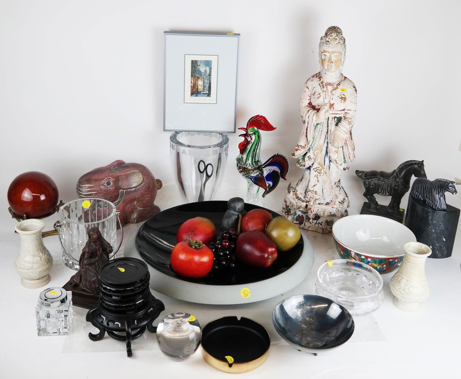 Box Lot of Decorative Art and Objects (1 of 20)