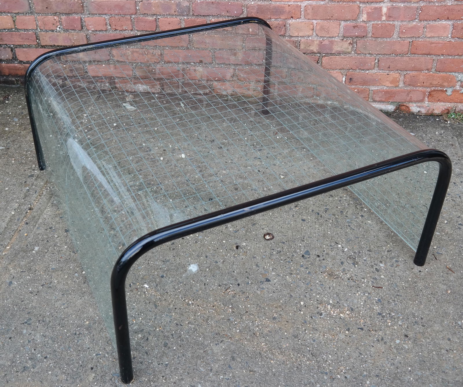 Modern Curved Glass Cocktail Table (1 of 6)