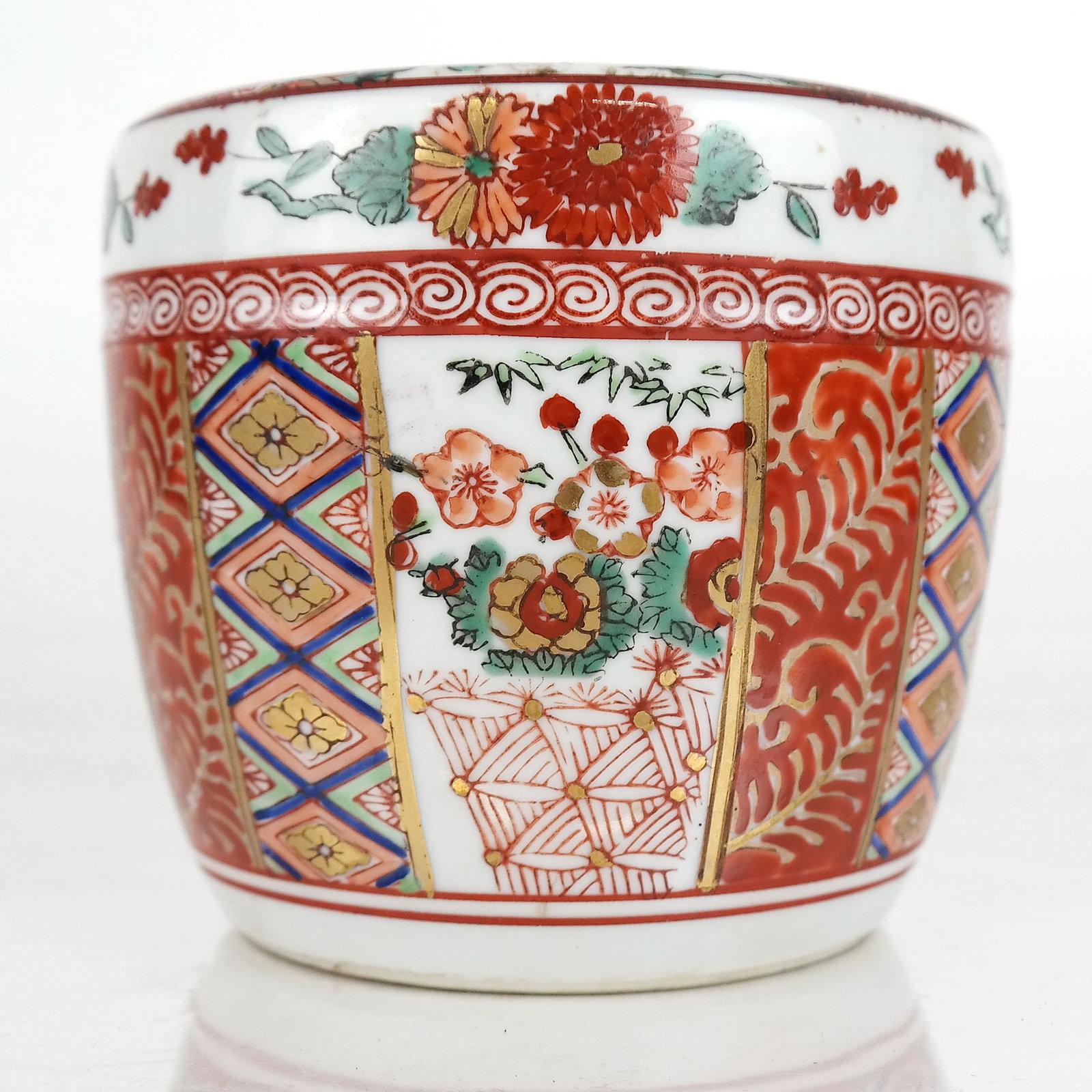 Satsuma Porcelain Brush Pot: Satsuma porcelain brush pot. [4 1/4" H x 4 3/4" Diam.]. In good condition.
