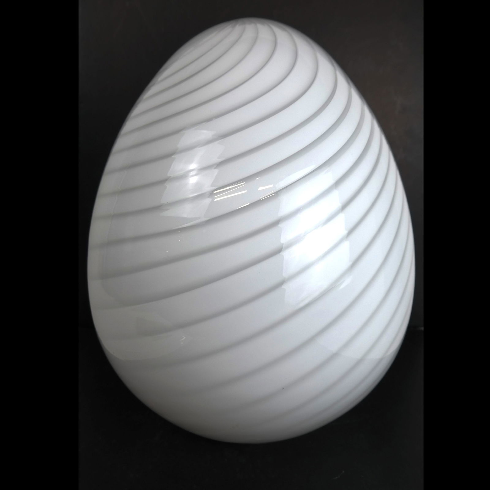 Venetian Murano Swirl Glass Egg-Form Lamp (1 of 8)